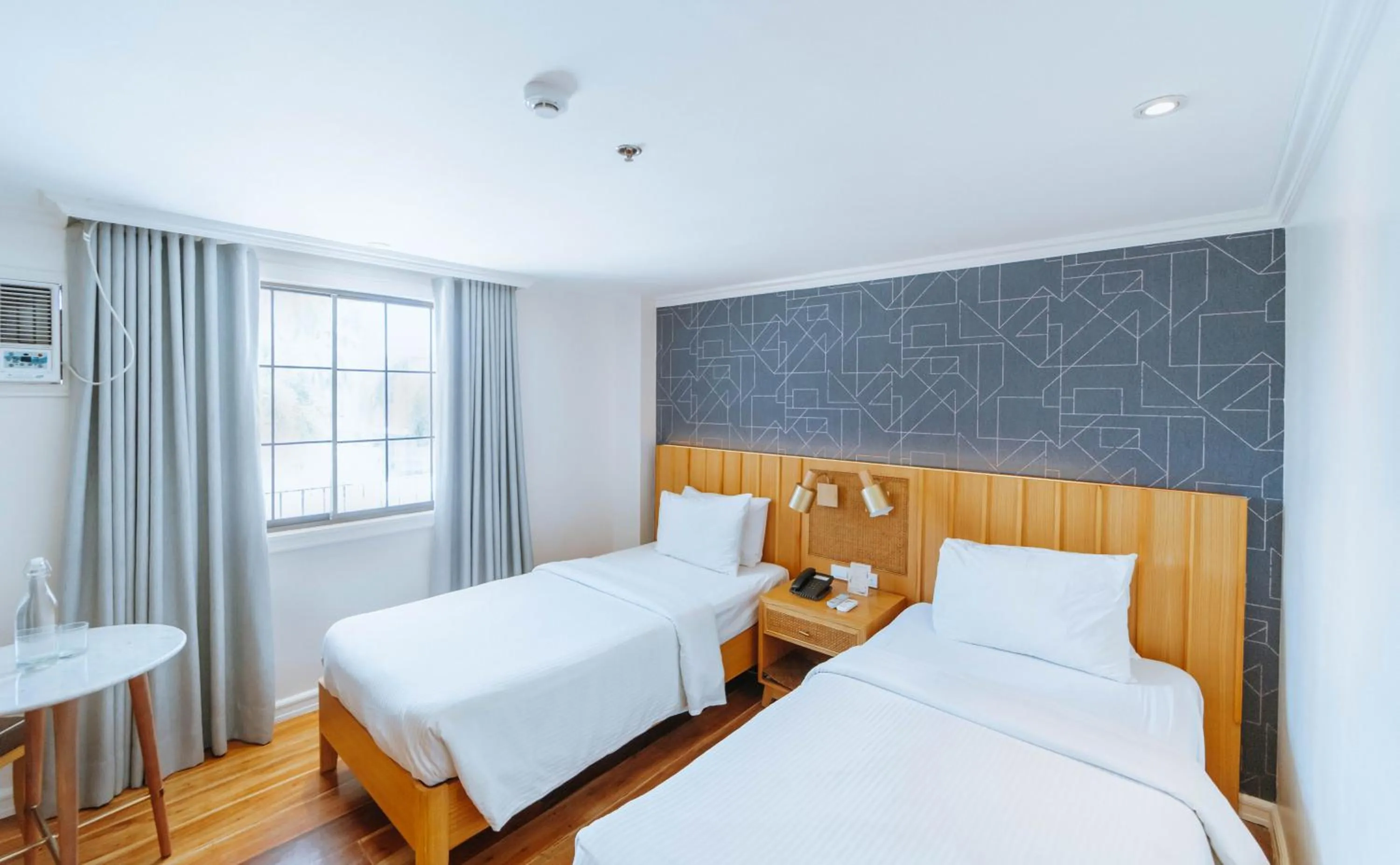 Bed in Sugarland Hotel