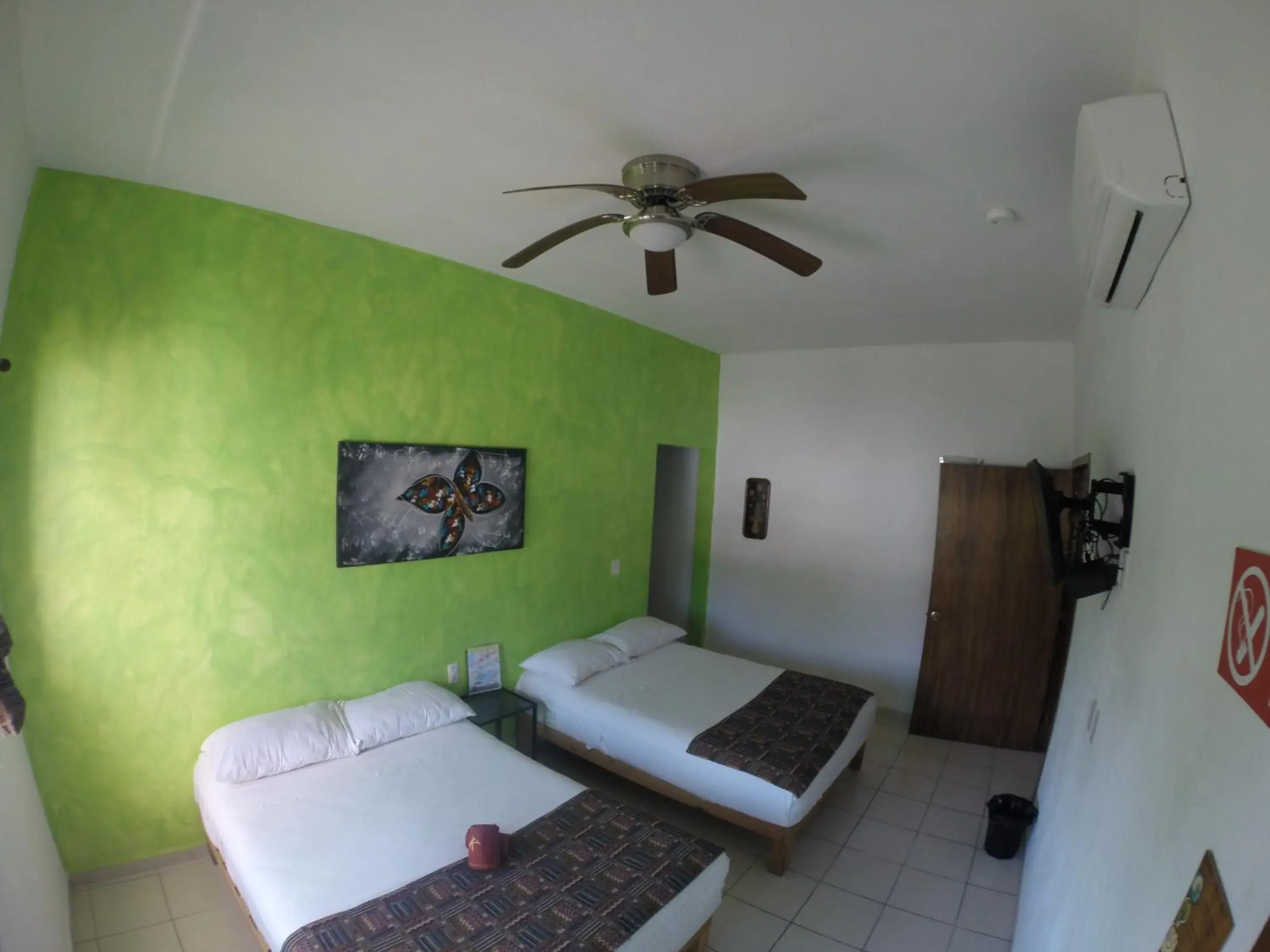 Quadruple Room in Kiramar los Peyotes Quadruple Room in Kiramar los Peyotes