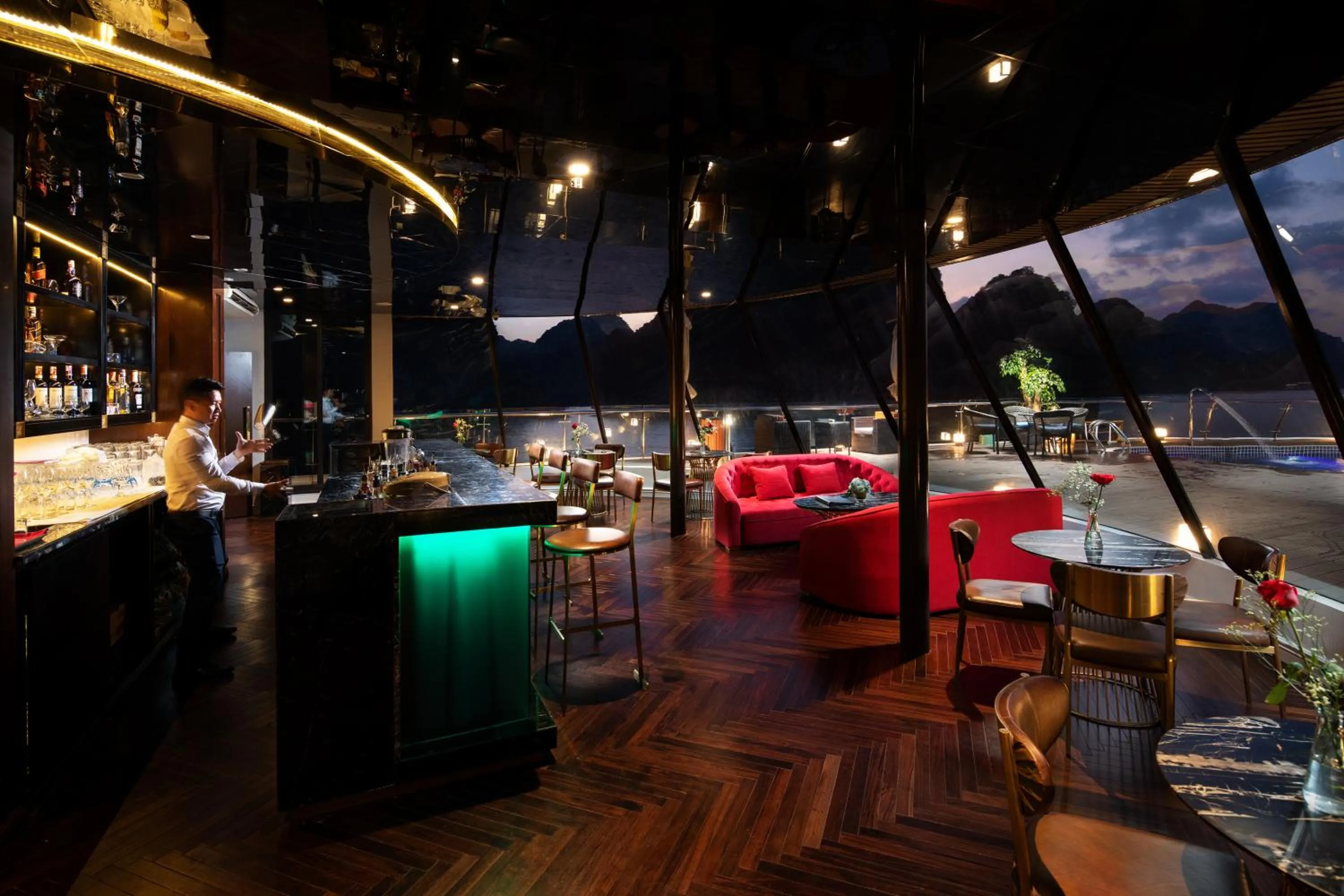 Lounge or bar in Stellar of the Seas Cruise