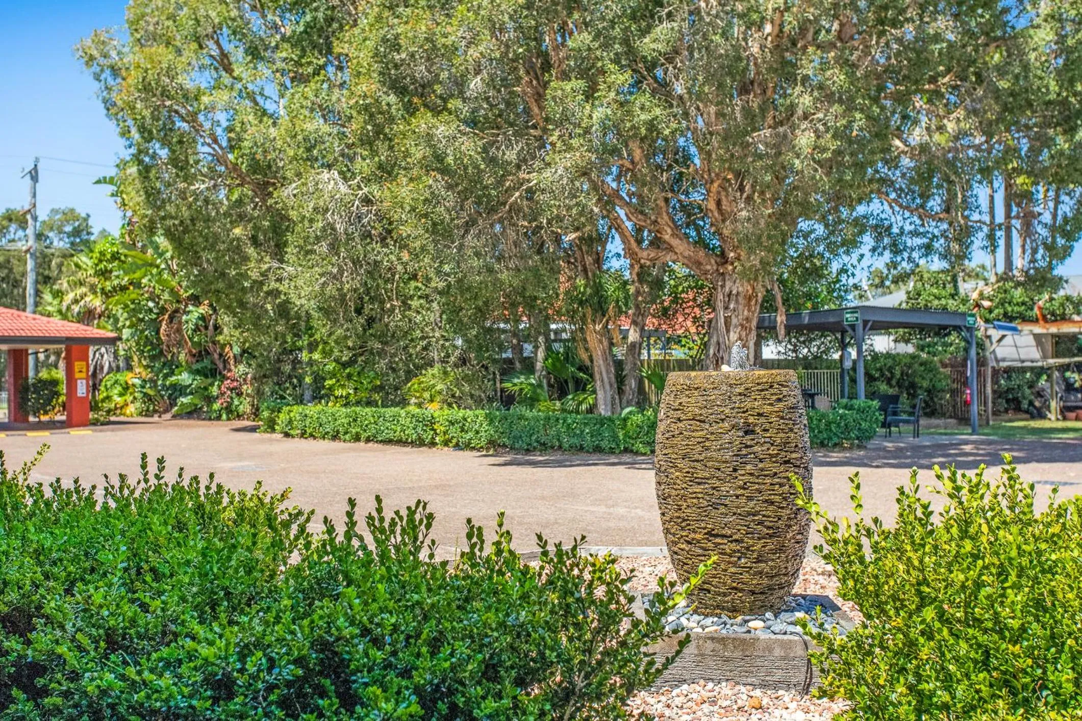 Garden view in Lake Macquarie Motor Inn