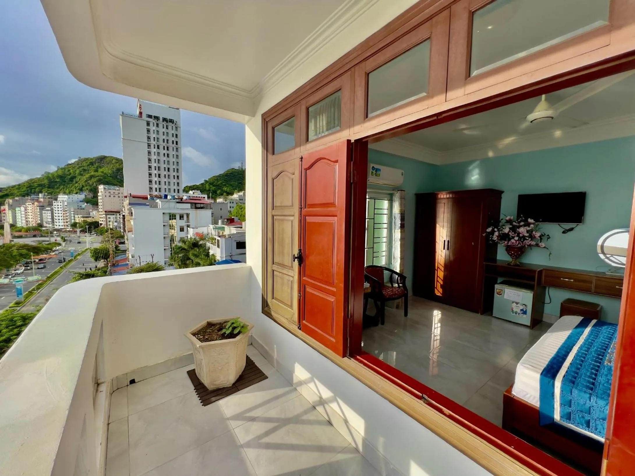 Property building in Phoenix Flower Hotel