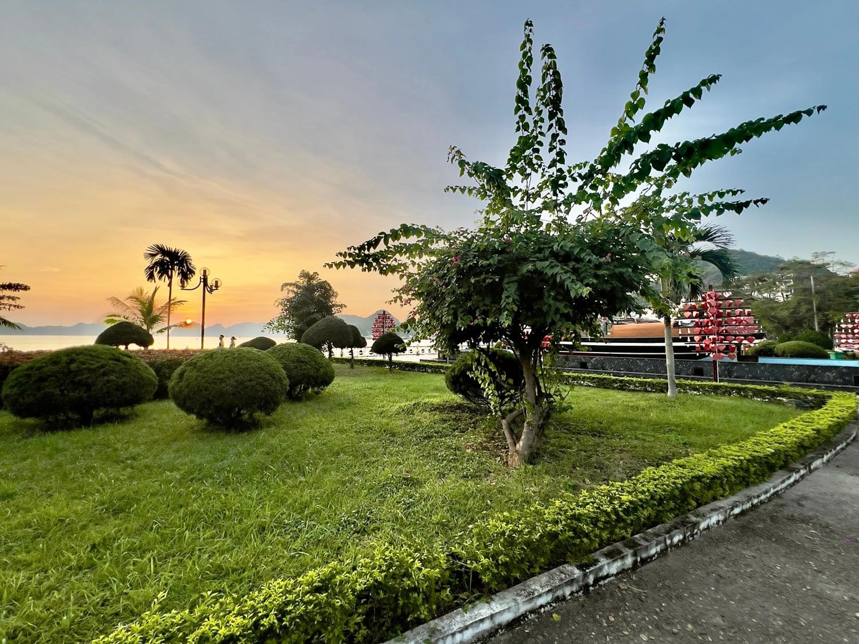 Nearby landmark in Phoenix Flower Hotel