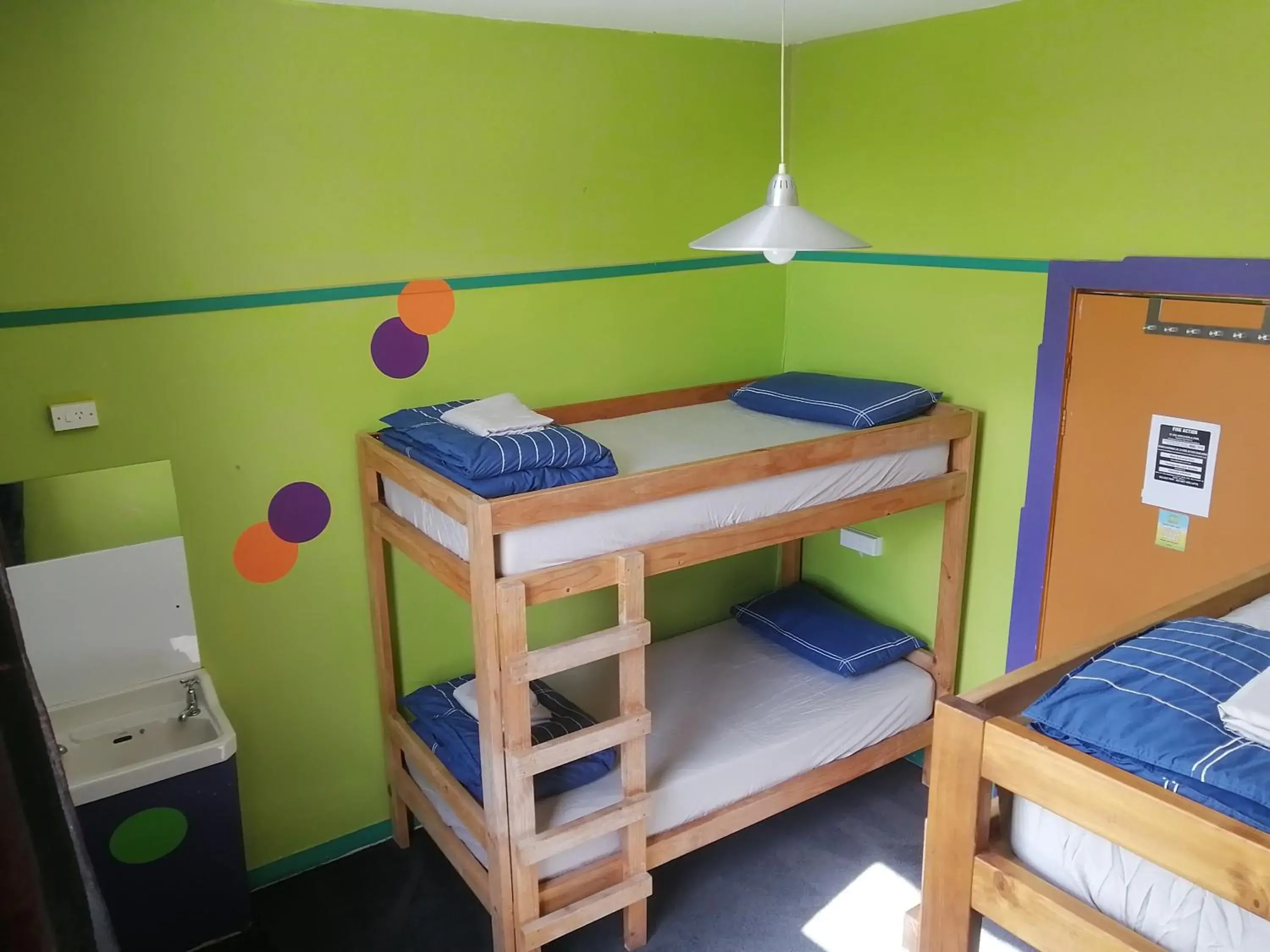 Bed in 4-Bed Mixed Dormitory Room in The Duke Hostel Bed in 4-Bed Mixed Dormitory Room in The Duke Hostel