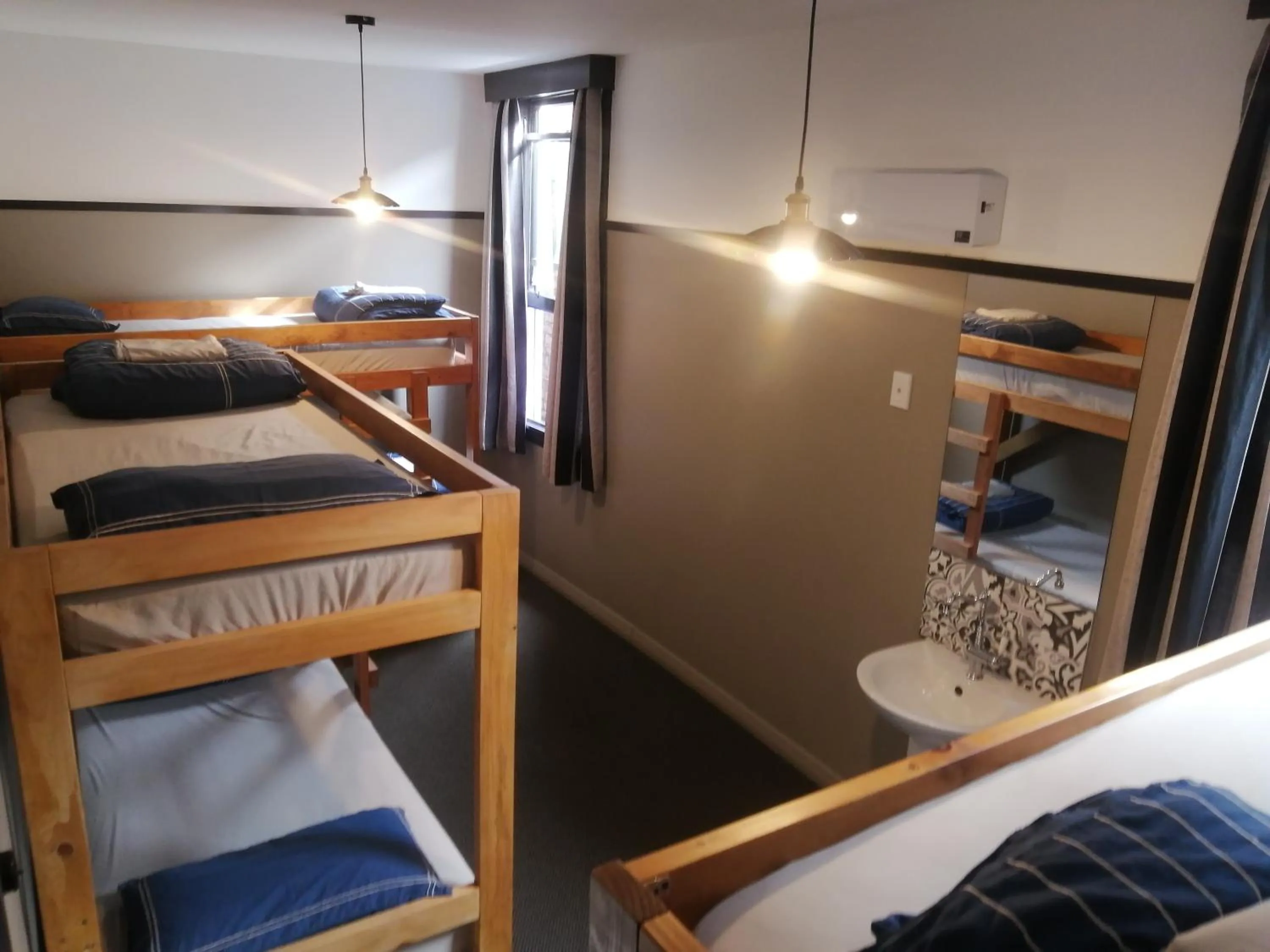 Family Room with Shared Bathroom in The Duke Hostel