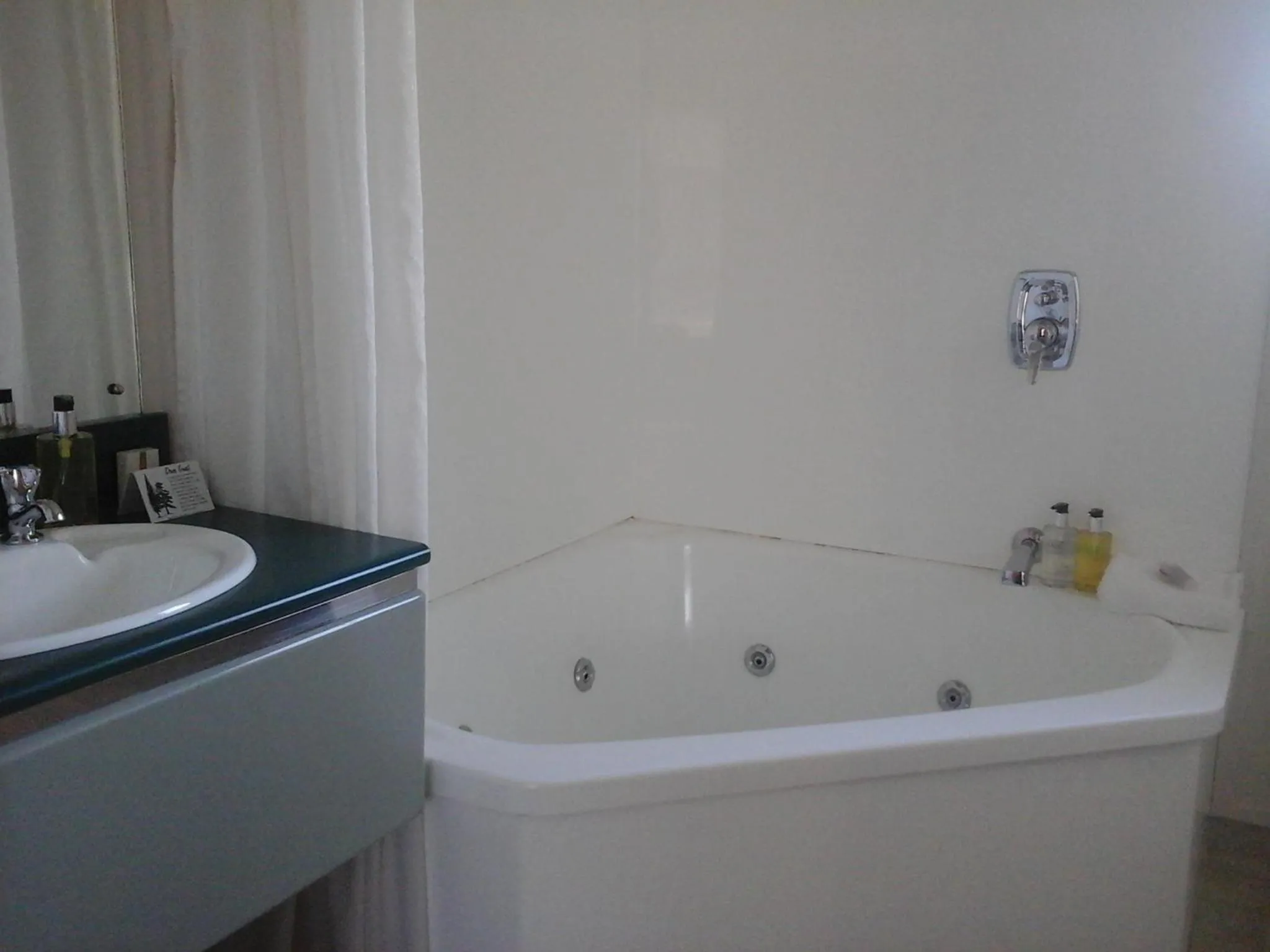 Bathroom in South Park Motel