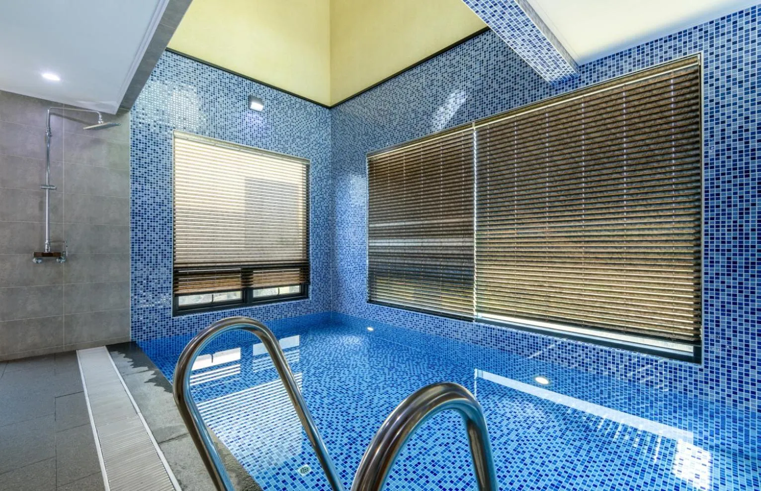 Swimming pool in Eco Green Resort