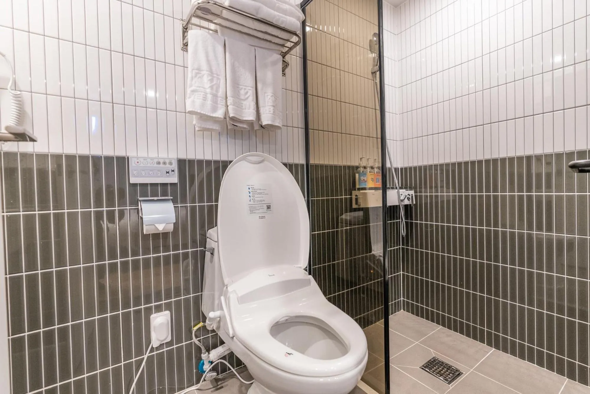 Shower in Eco Green Resort