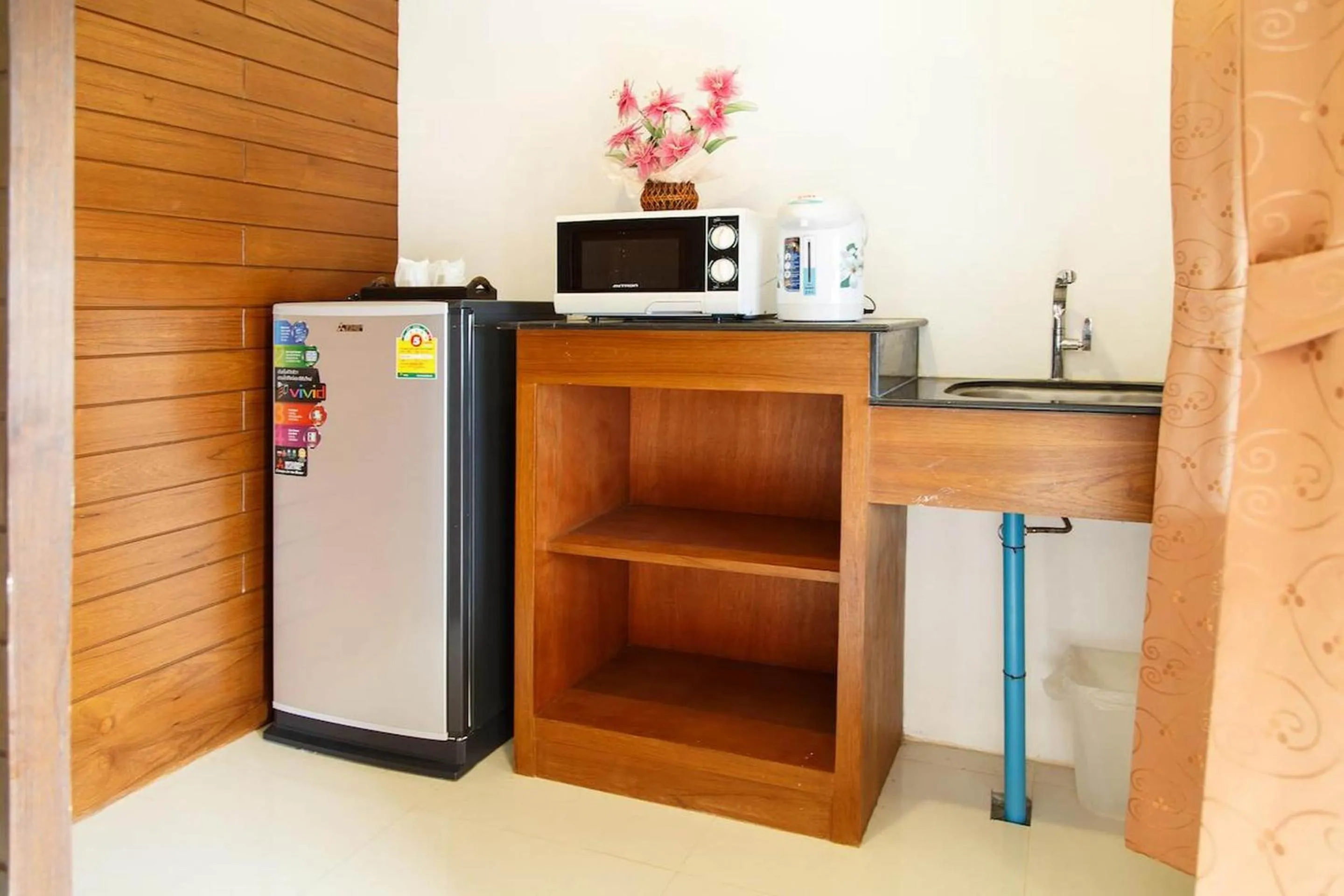 Communal kitchen in Baan Rabieng Resort