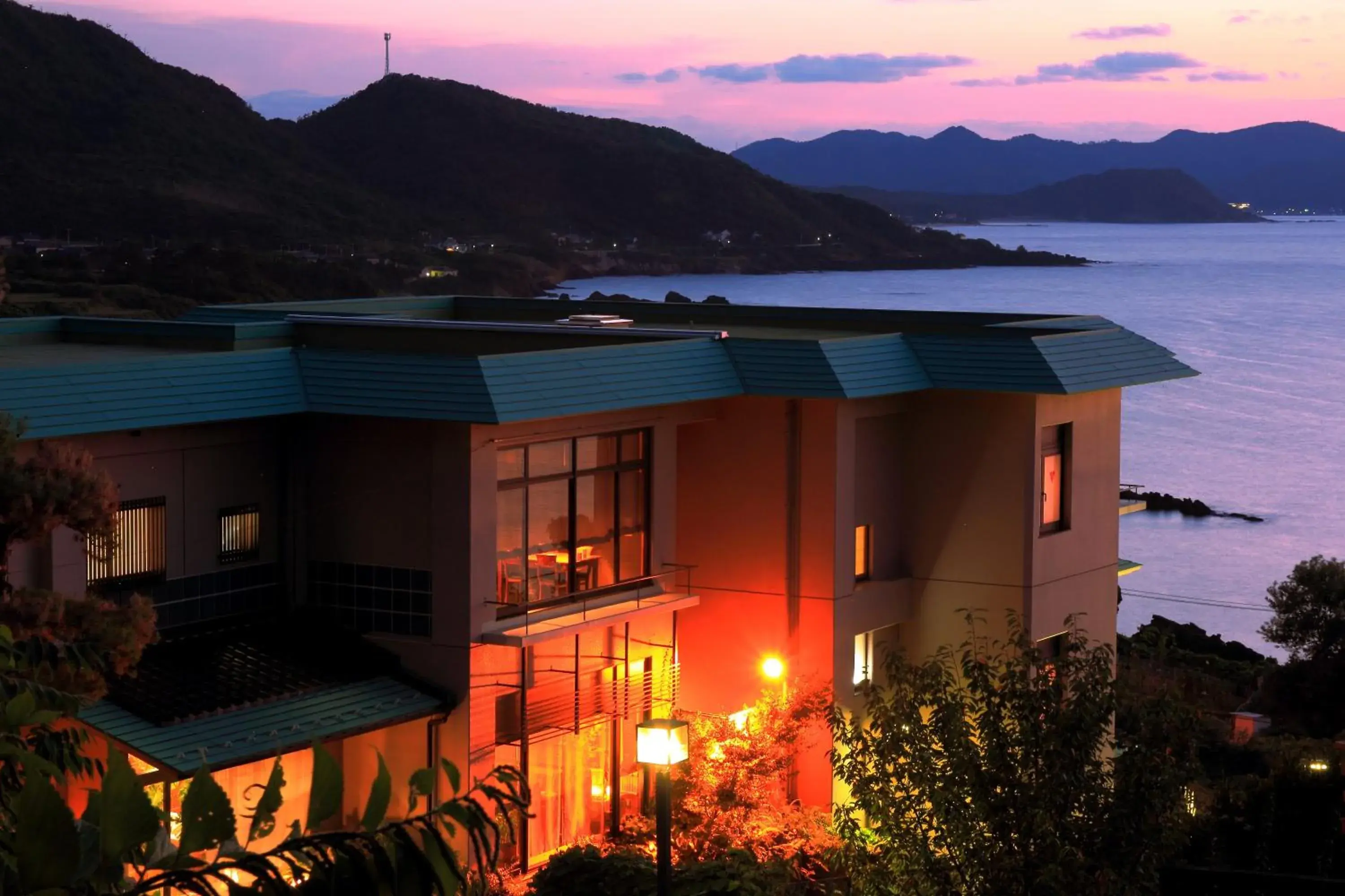 Facade/entrance in Jukaitei Facade/entrance in Jukaitei