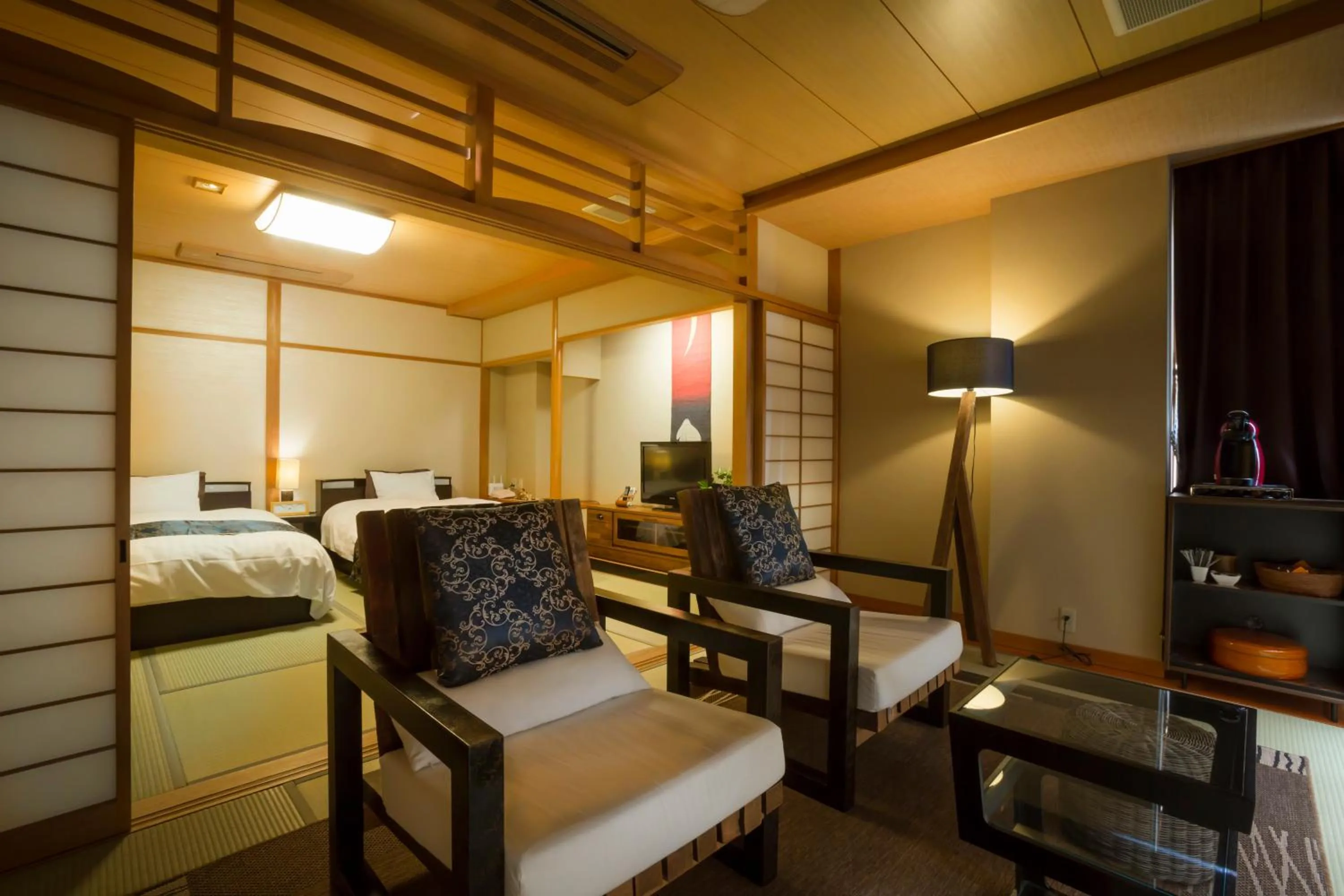 Photo of the whole room, Bed in Jukaitei