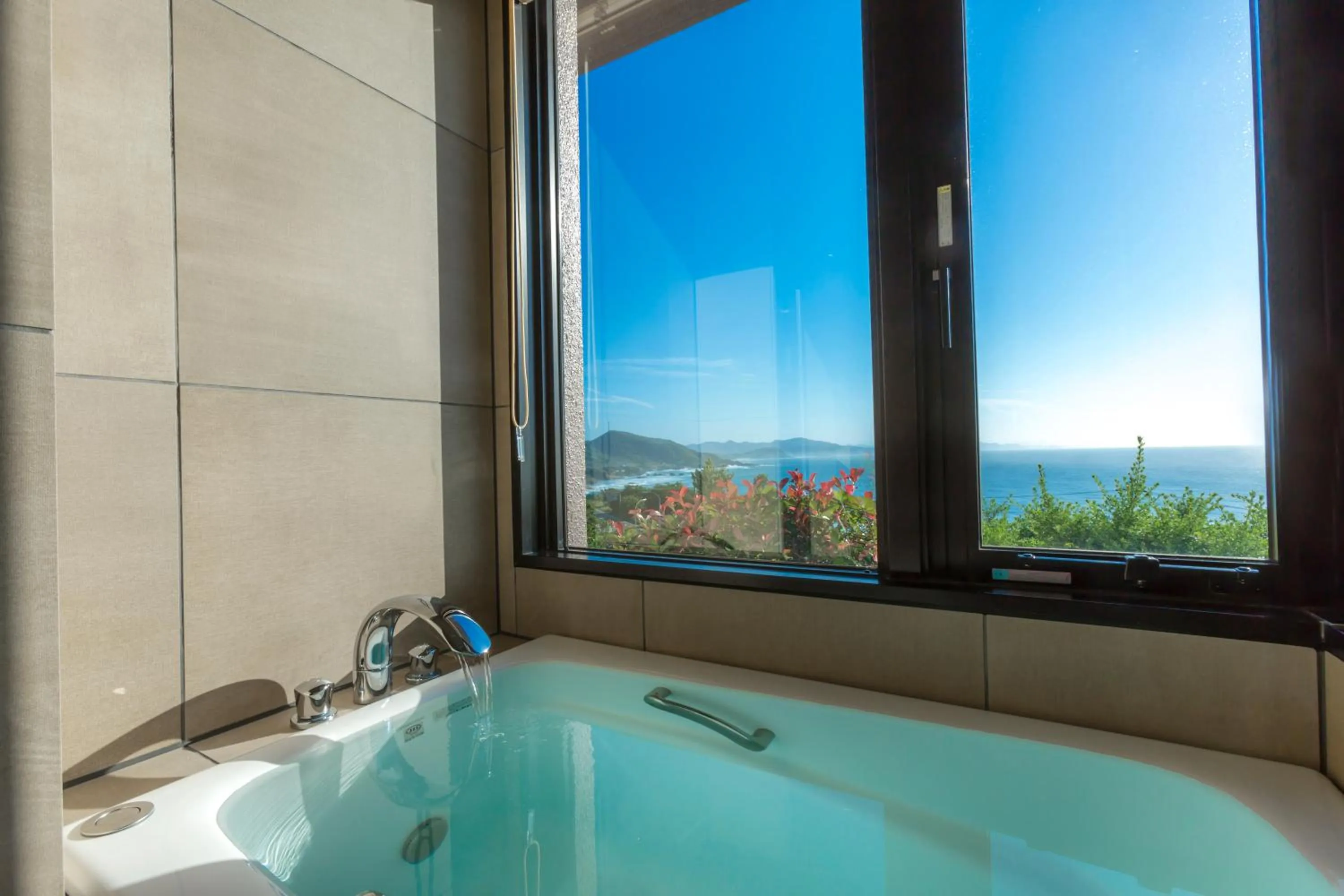 Photo of the whole room in Jukaitei