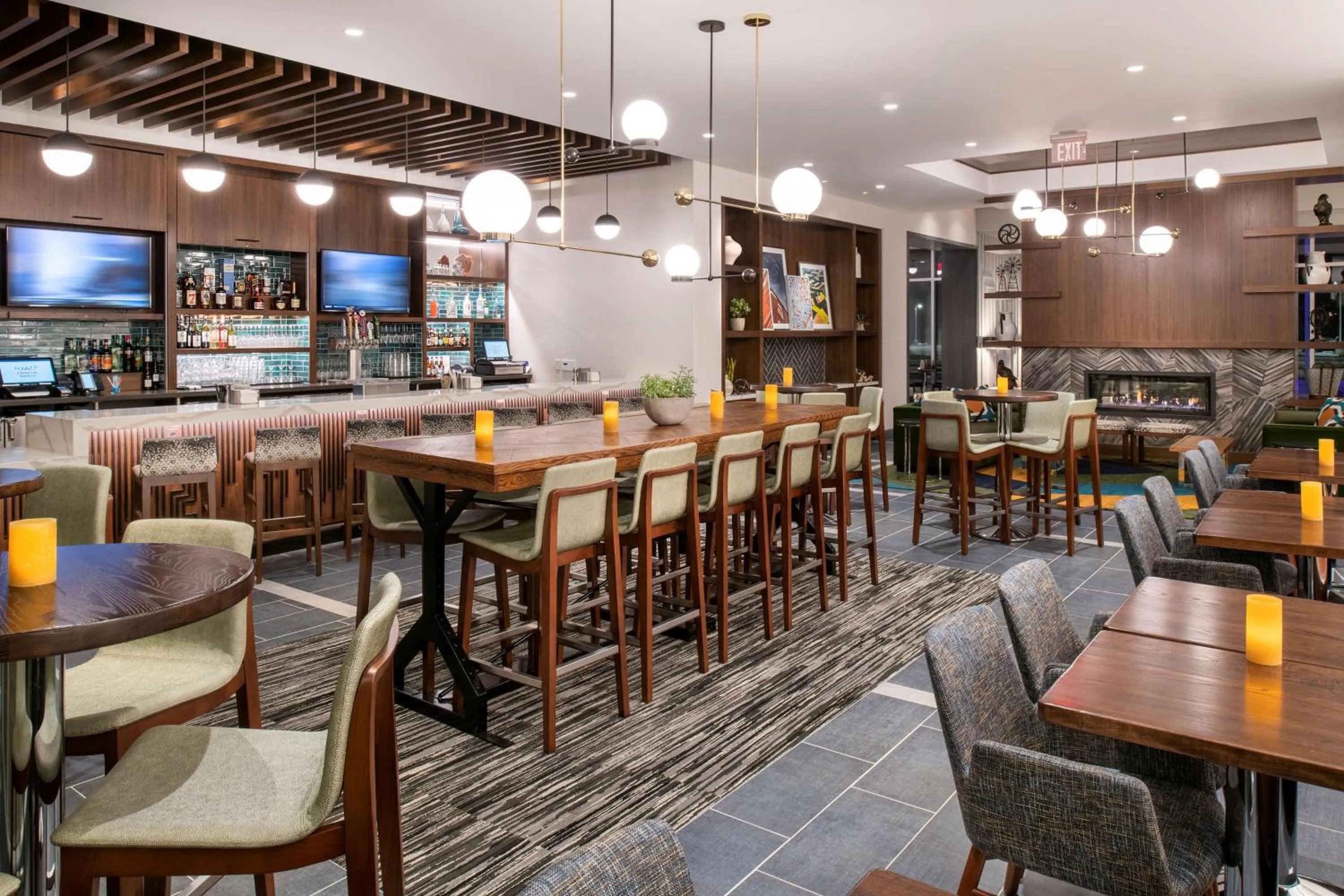 Restaurant/places to eat in Hyatt Place East Moline/Quad Cities