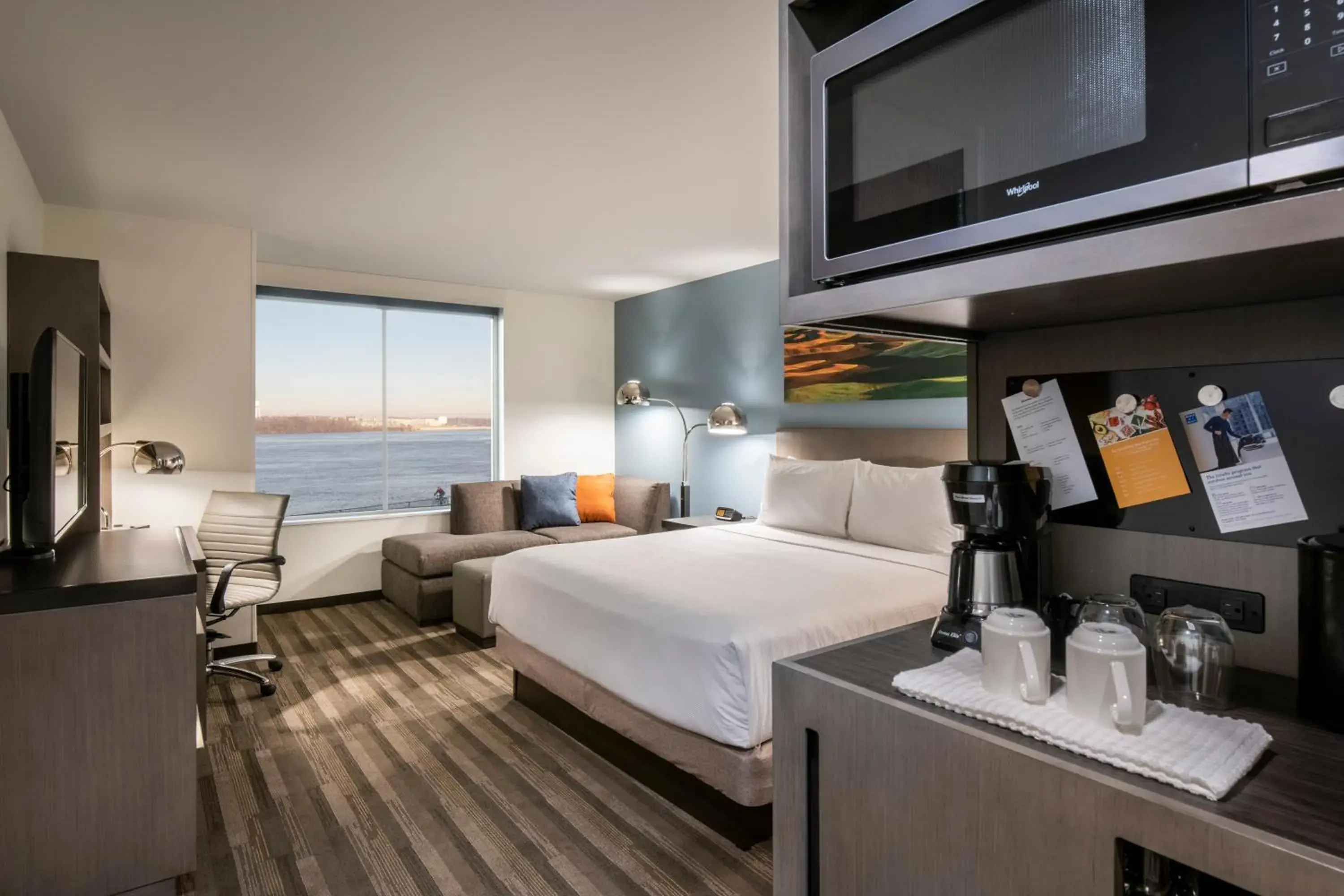 Photo of the whole room, Bed in Hyatt House East Moline/Quad Cities Photo of the whole room, Bed in Hyatt House East Moline/Quad Cities