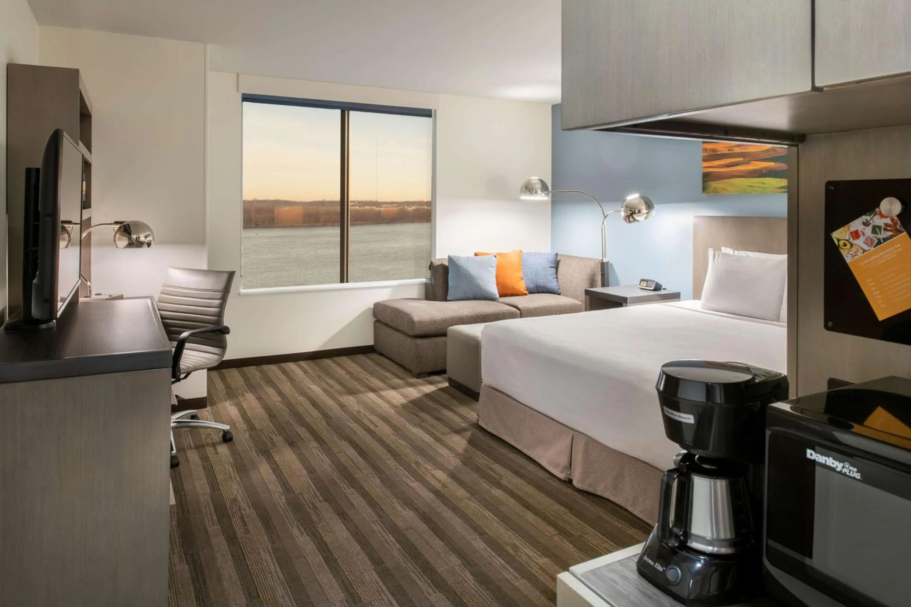 Photo of the whole room, Bed in Hyatt House East Moline/Quad Cities