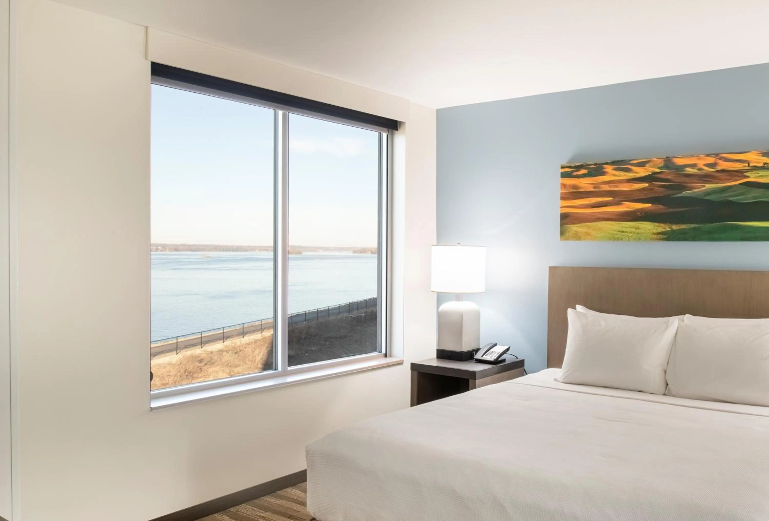 Bedroom, Bed in Hyatt House East Moline/Quad Cities