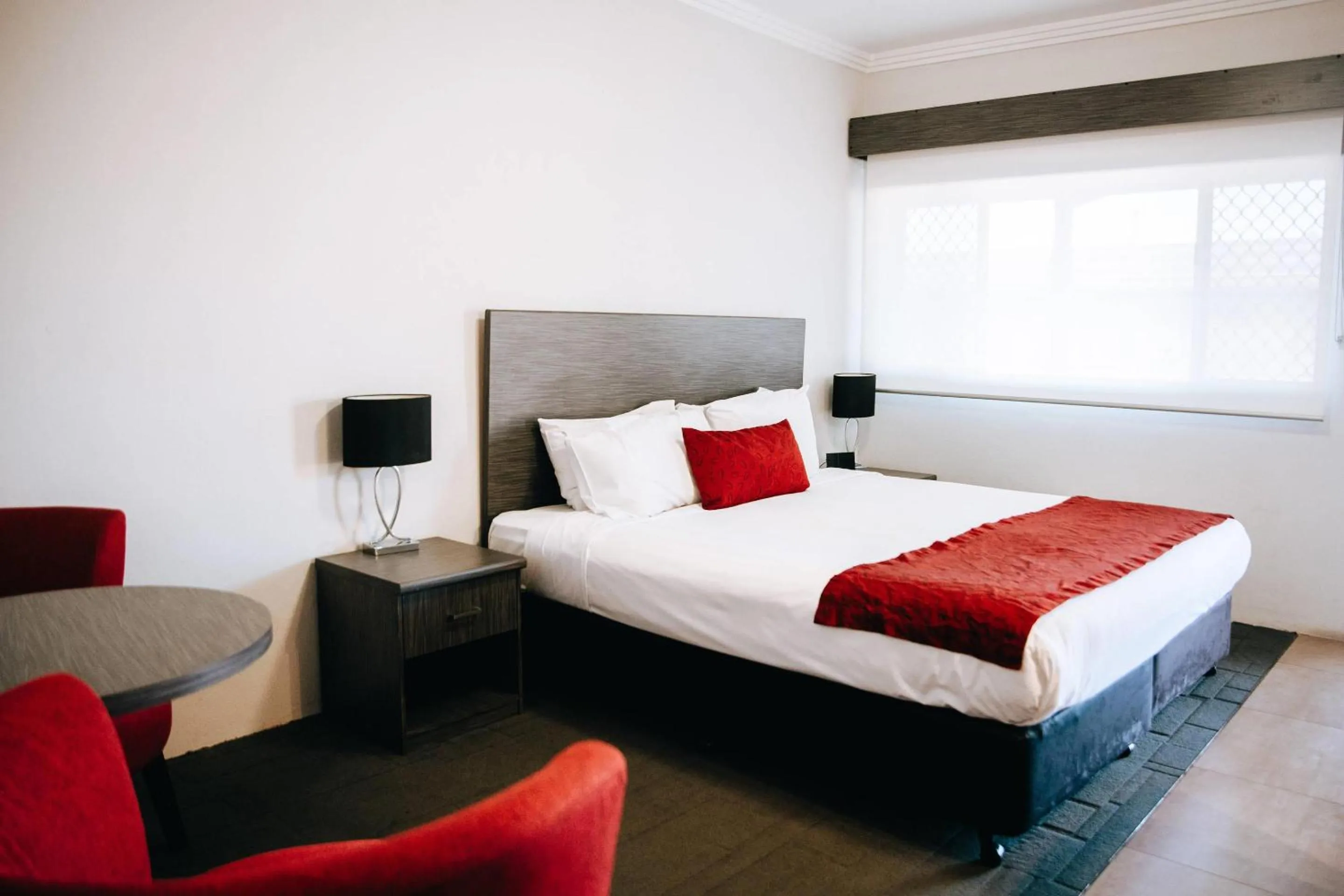 Bedroom, Bed in Comfort Inn Moree
