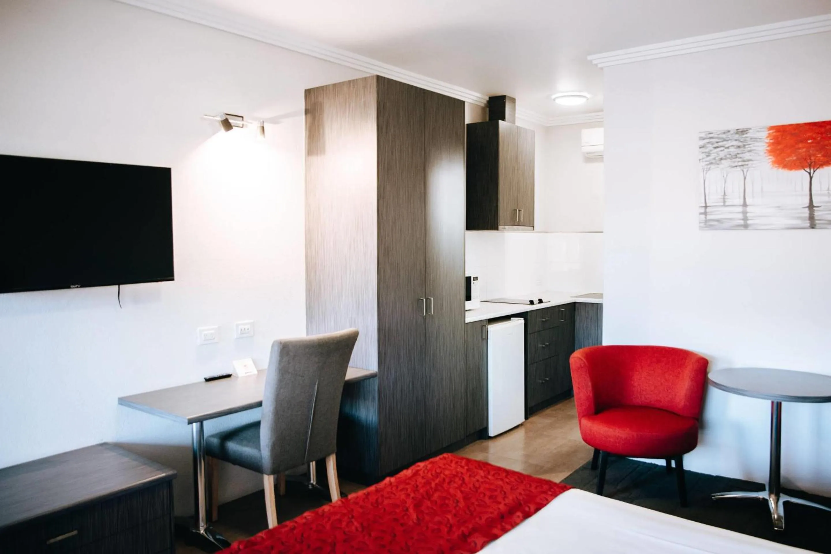 Bedroom, Bed in Comfort Inn Moree