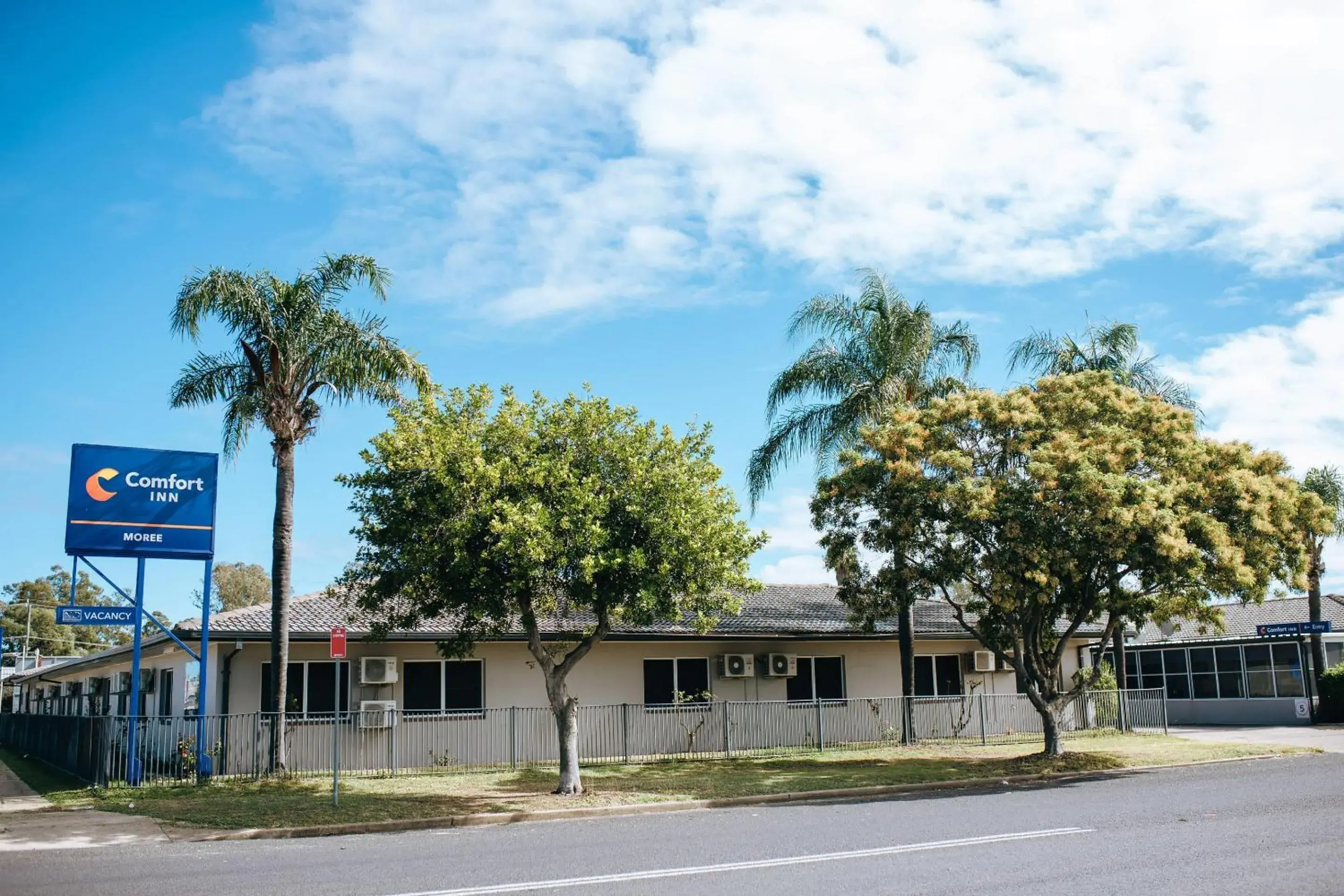 Property building in Comfort Inn Moree Property building in Comfort Inn Moree