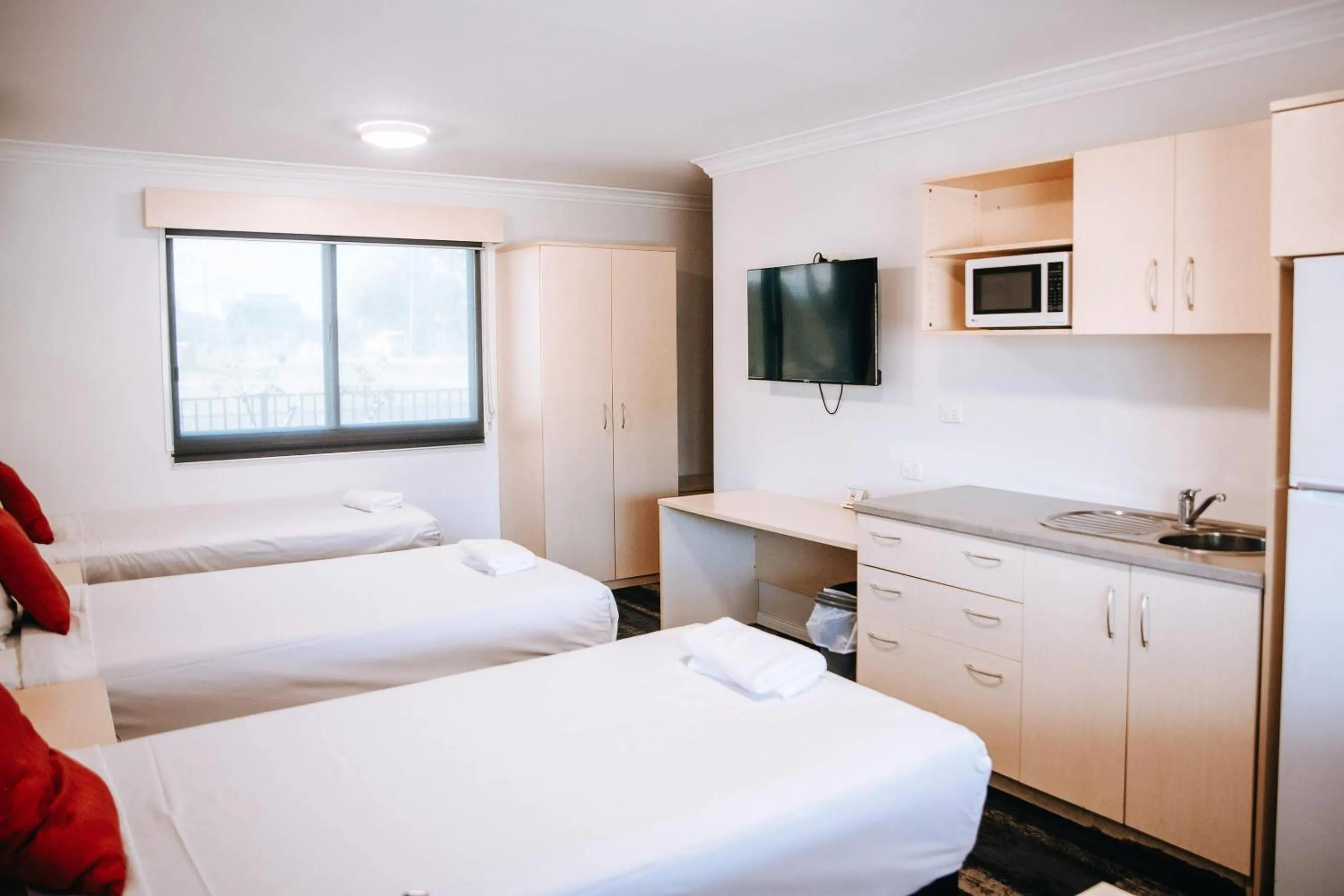 Bedroom, Bed in Comfort Inn Moree