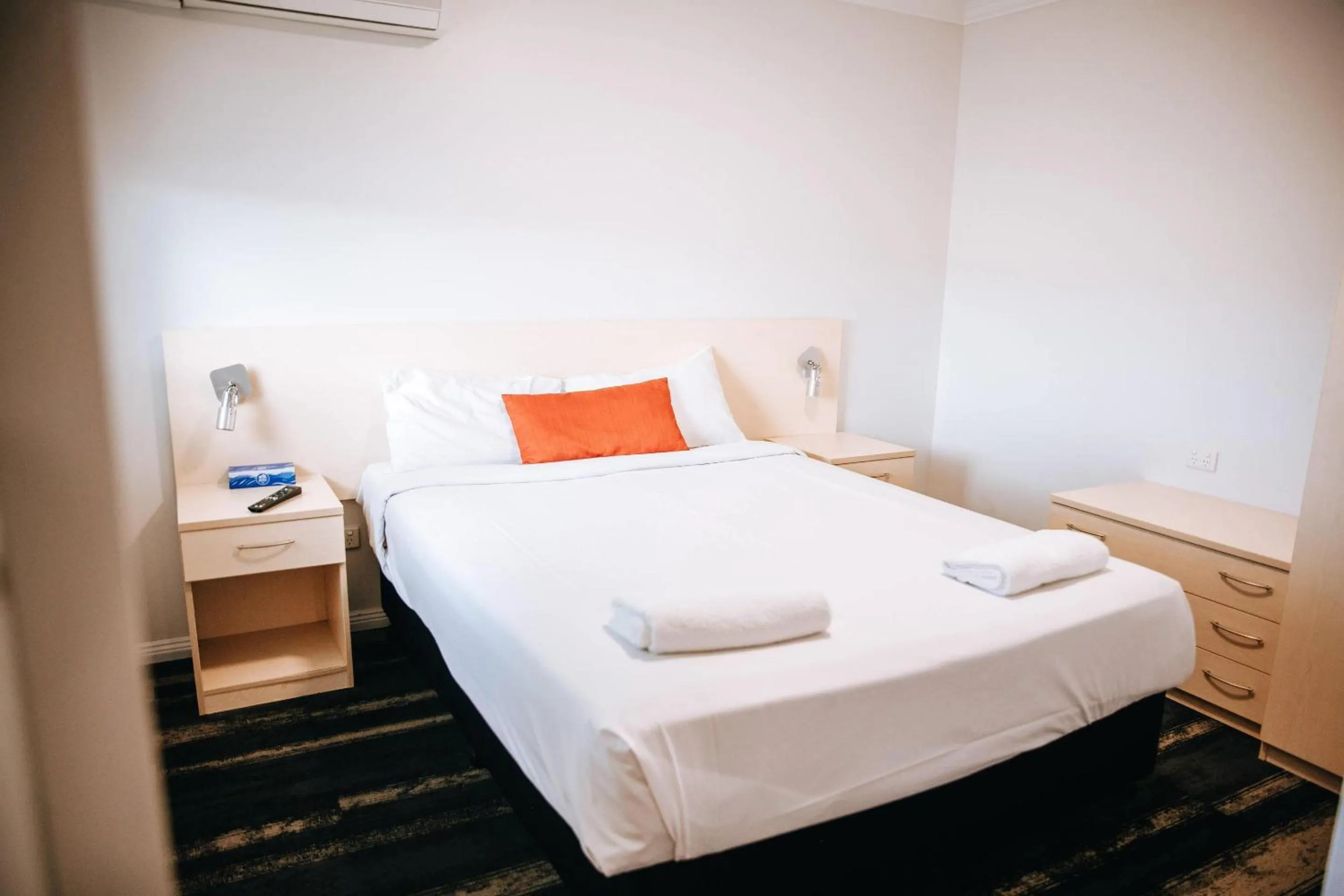 Bedroom, Bed in Comfort Inn Moree