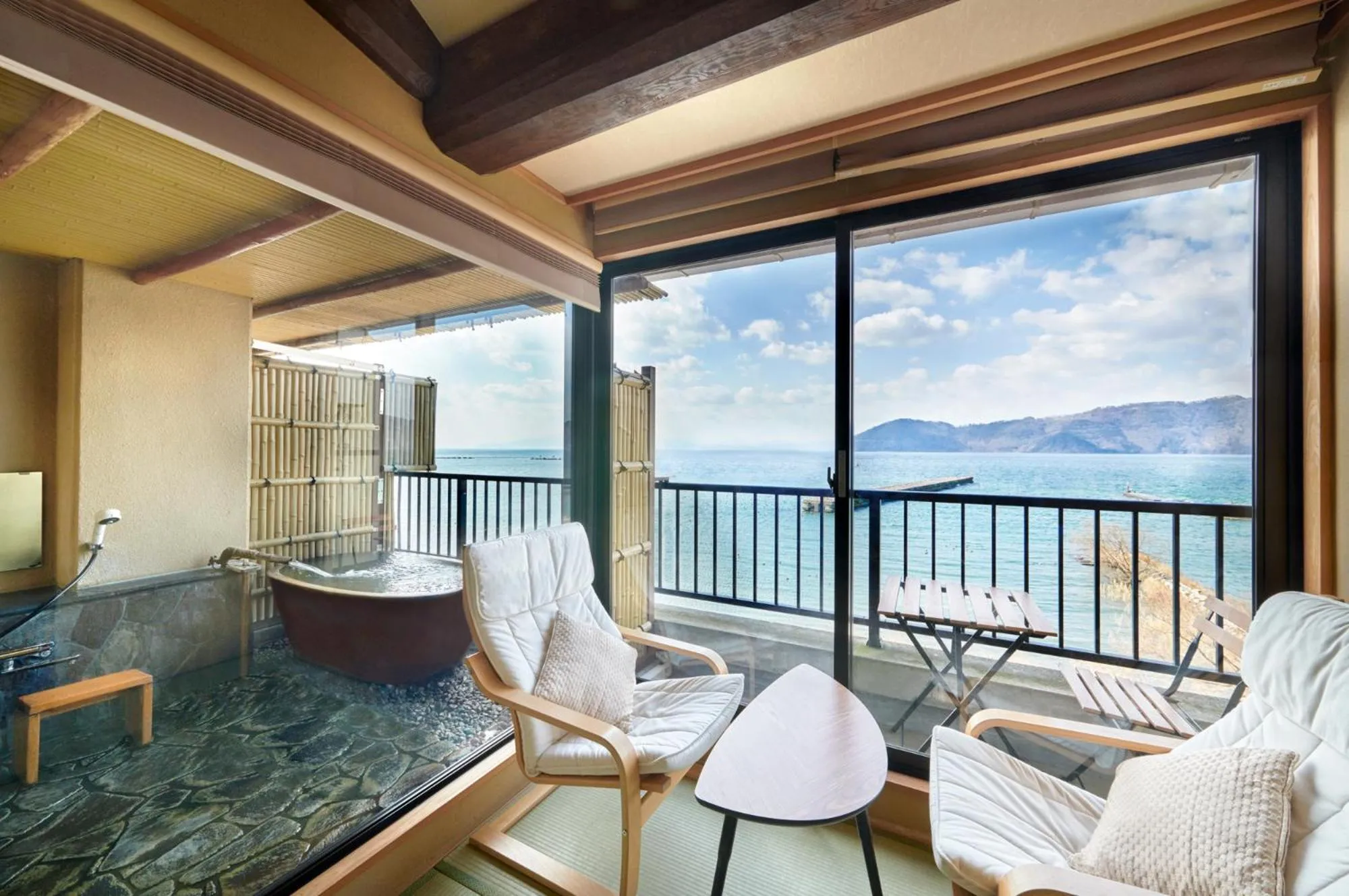 Lake view in Ryokan Beniayu