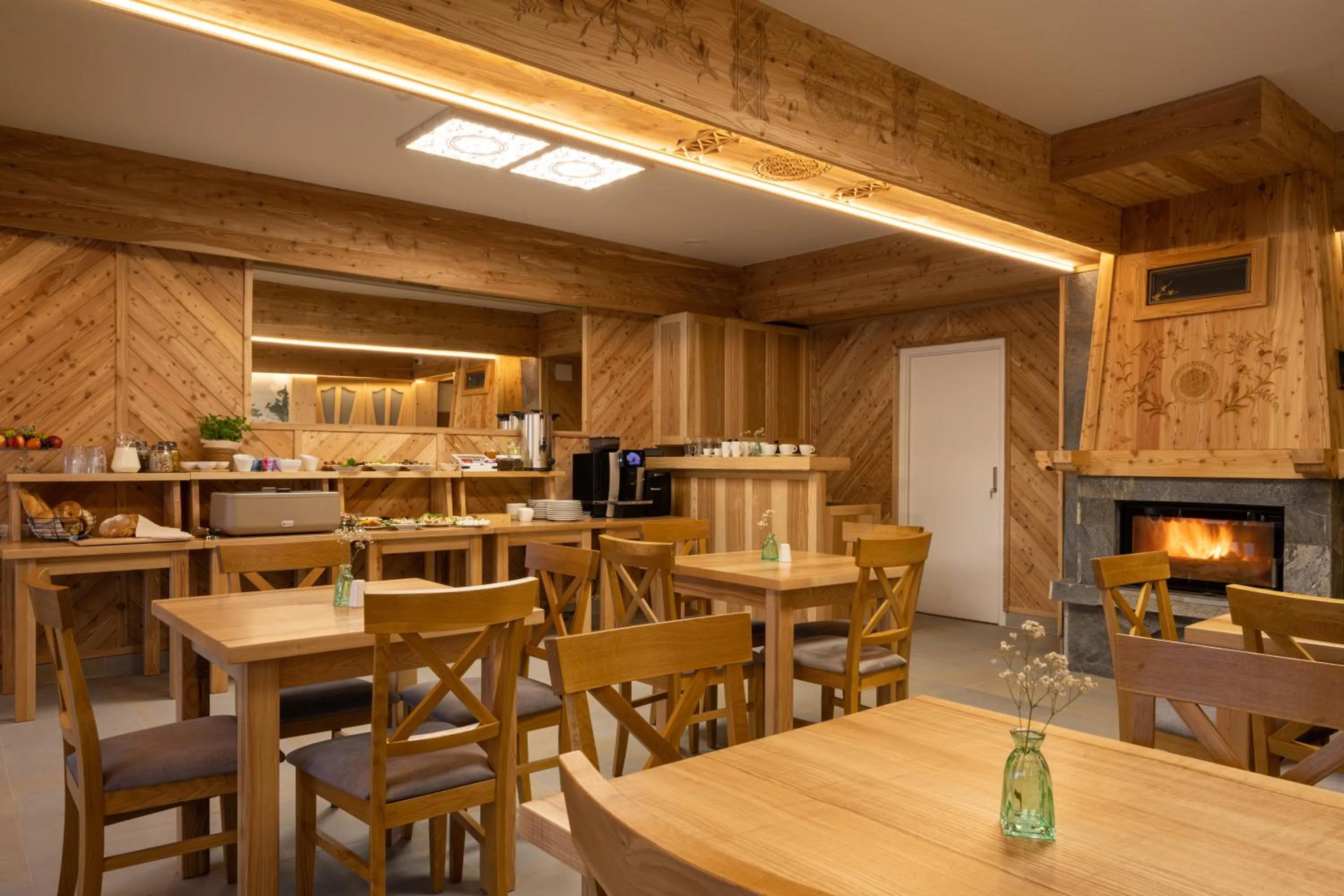 Restaurant/places to eat in Villa Tatrica