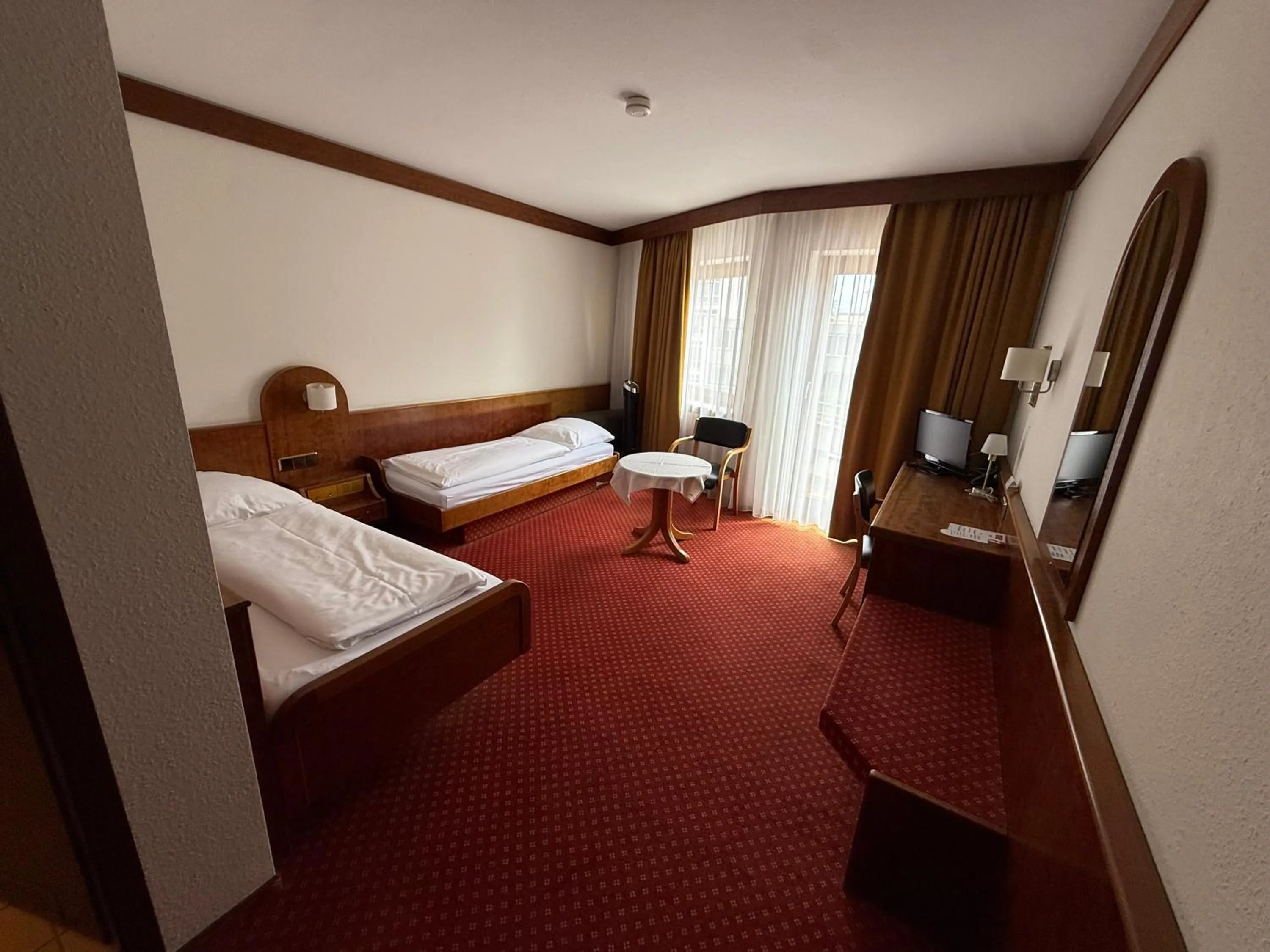Photo of the whole room, Bed in Hotel Post Viernheim