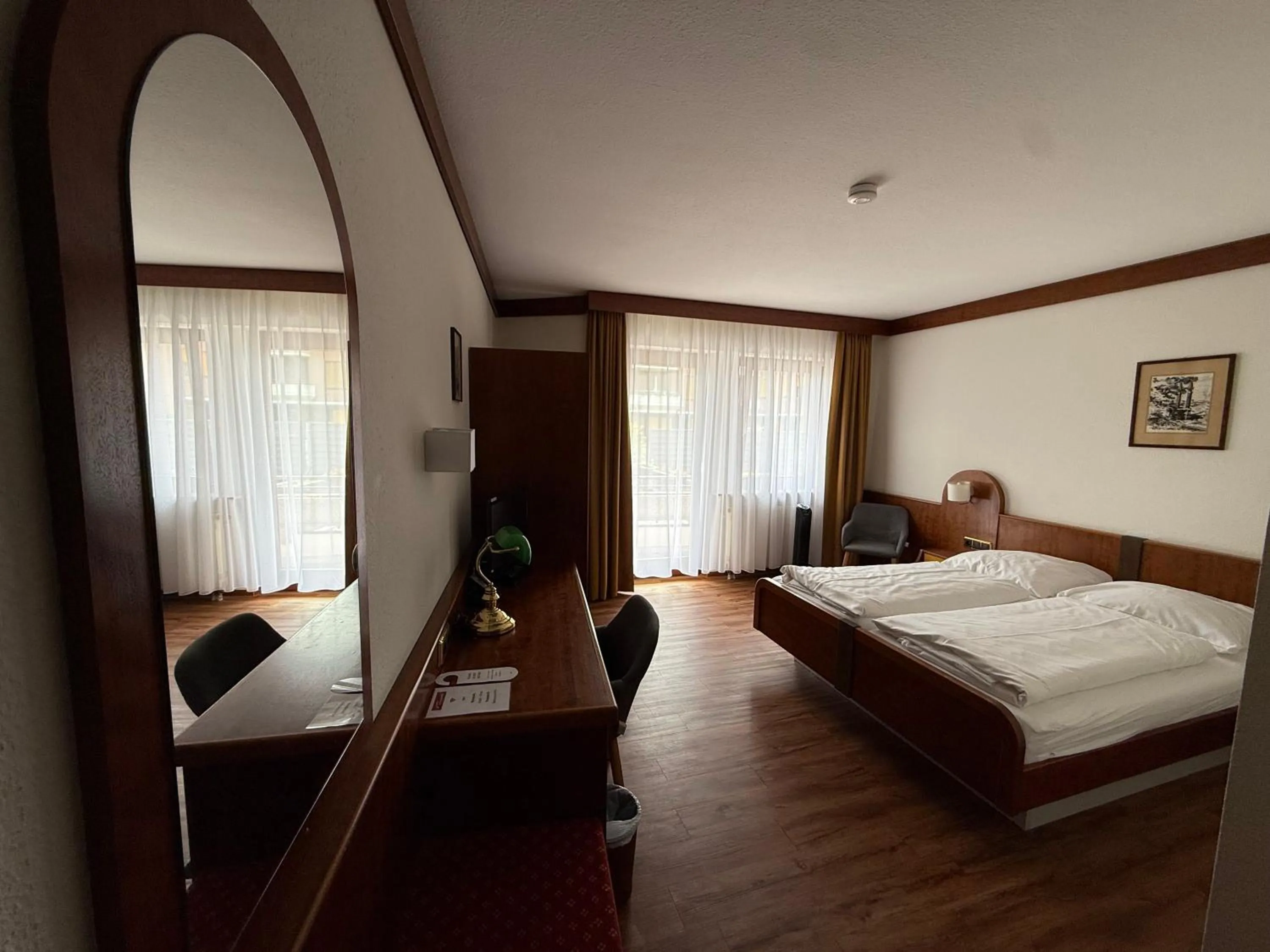 Photo of the whole room, Bed in Hotel Post Viernheim