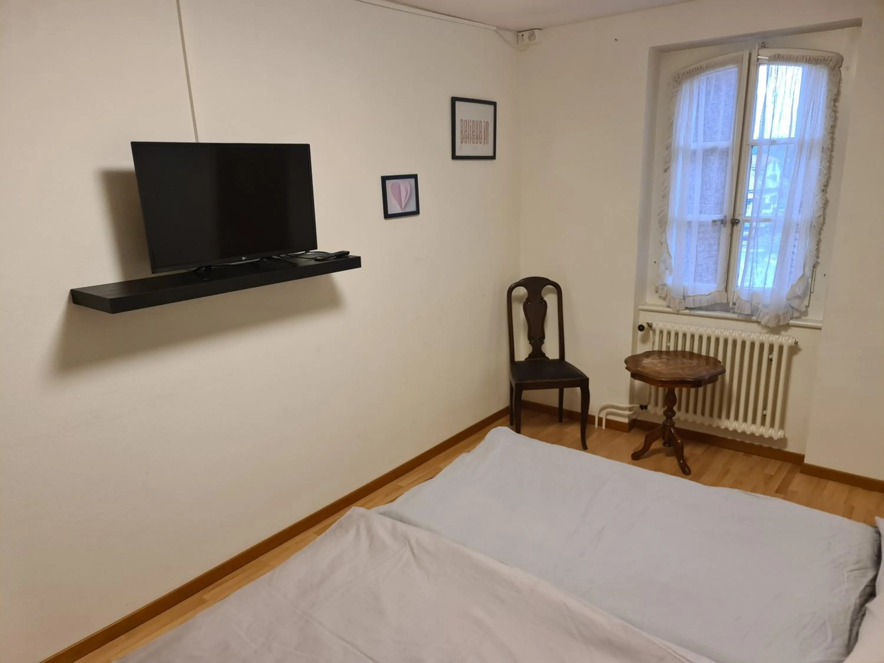 Bed in Auberge de Ballens