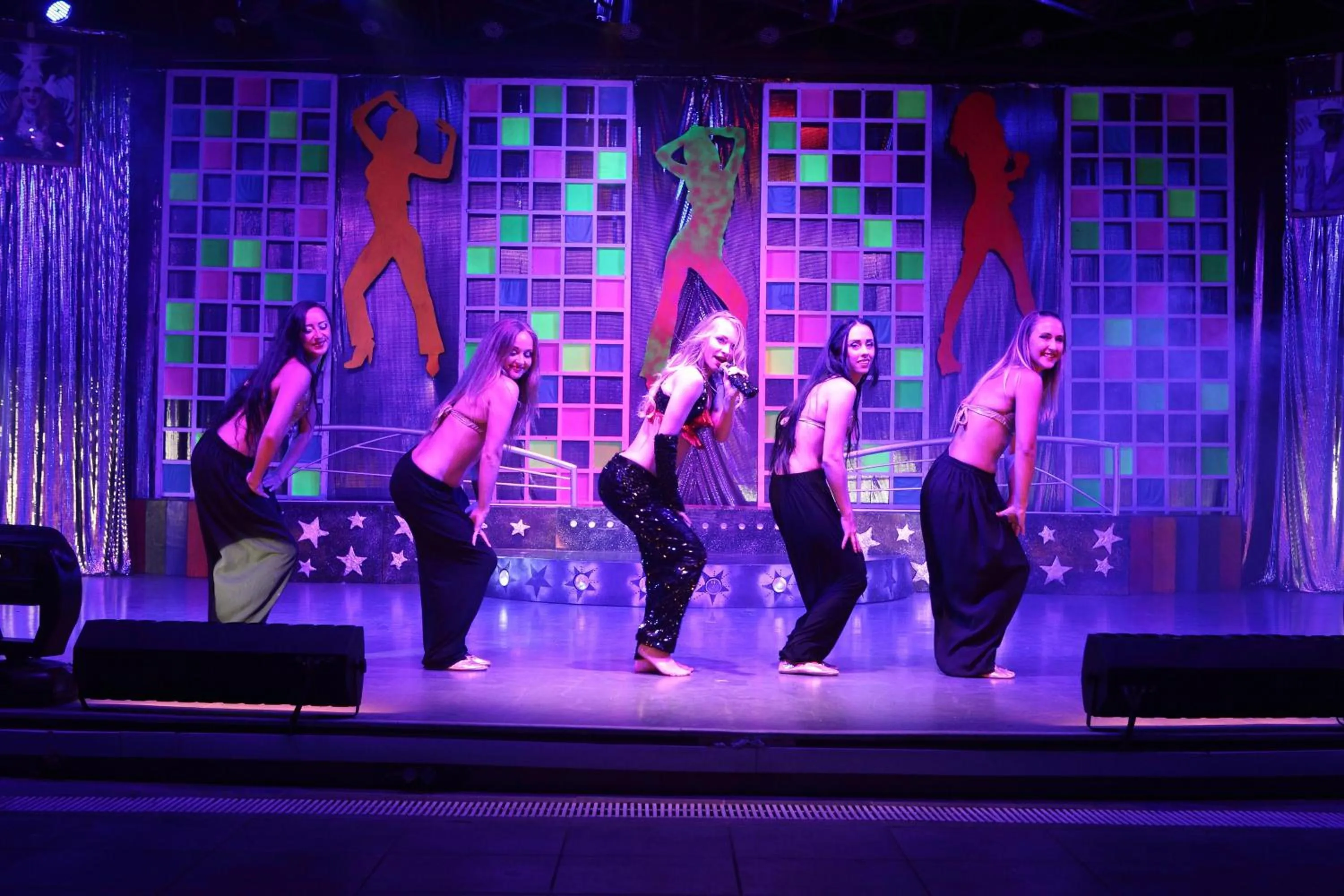 Evening entertainment in Baia Salima Kemer