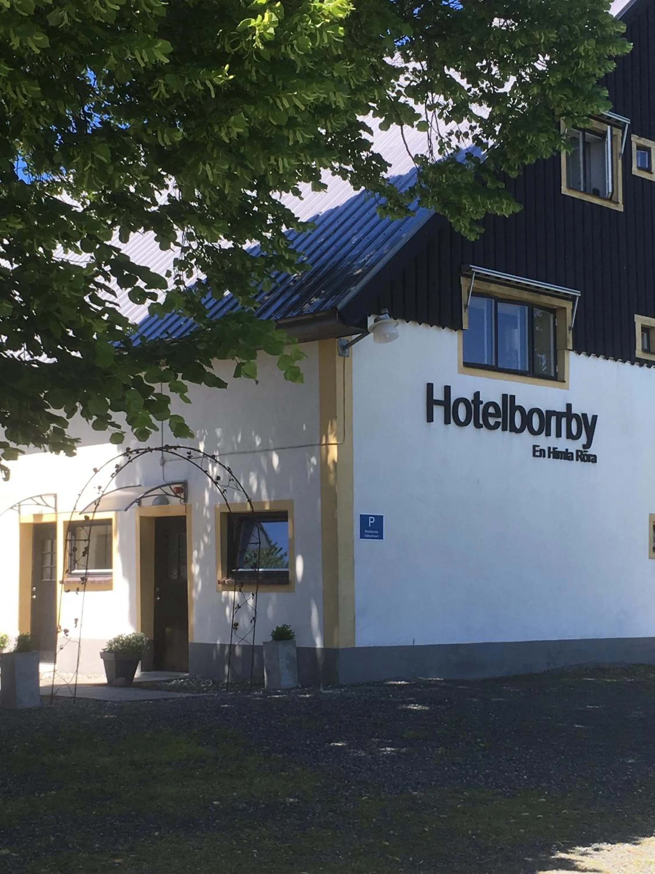 Facade/entrance in Hotel Borrby