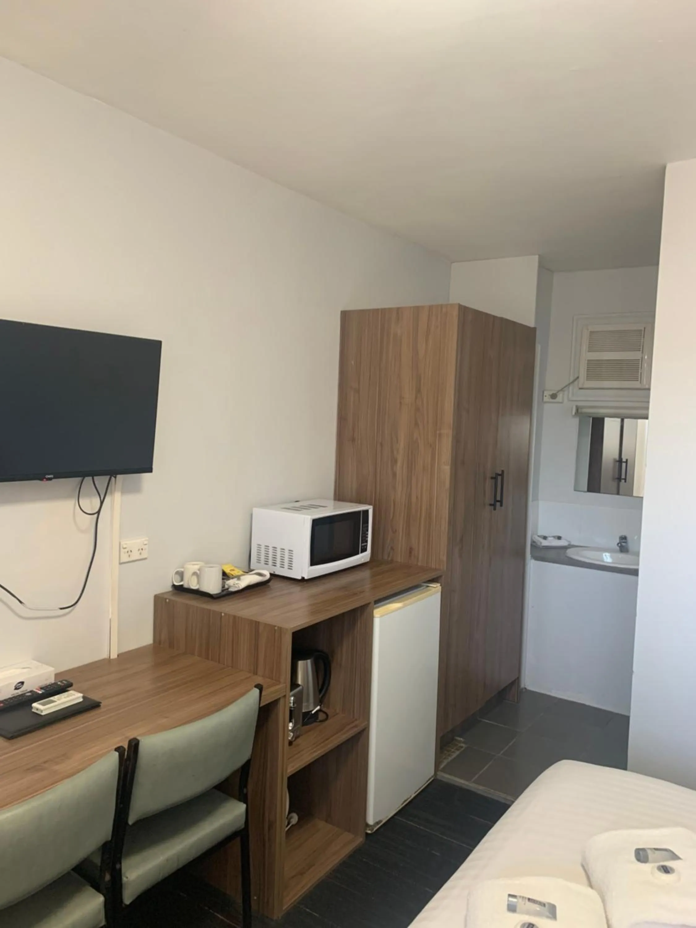 Bedroom in Fig Tree Motel