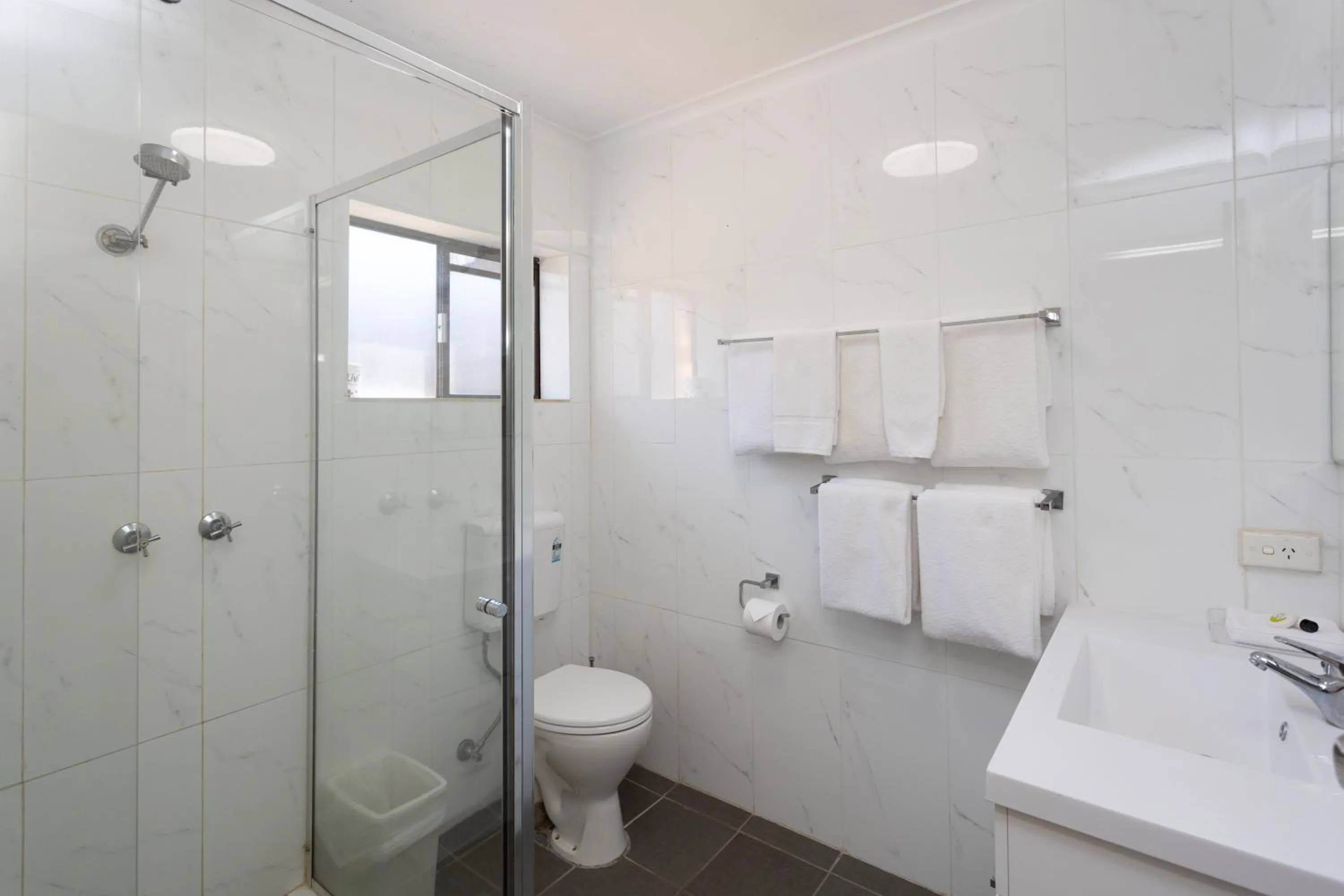 Shower in Fig Tree Motel