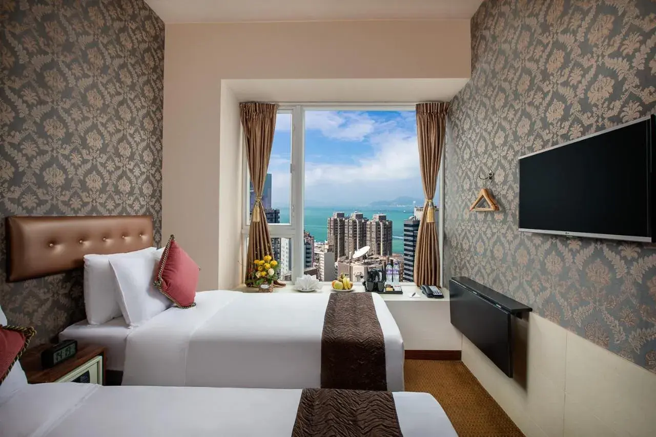 Bed in Ramada Hong Kong Harbour View Bed in Ramada Hong Kong Harbour View