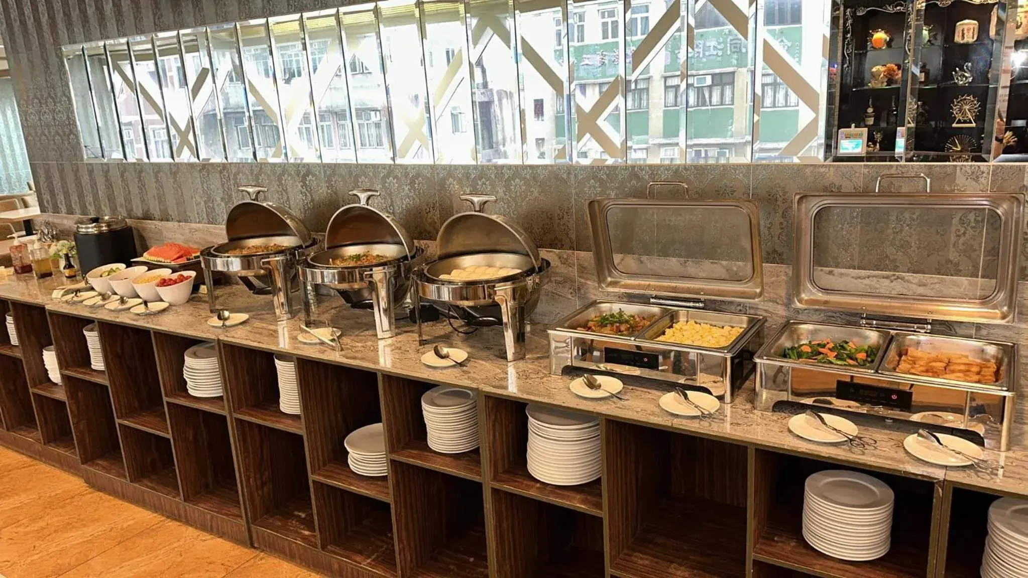 Restaurant/places to eat in Ramada Hong Kong Harbour View Restaurant/places to eat in Ramada Hong Kong Harbour View