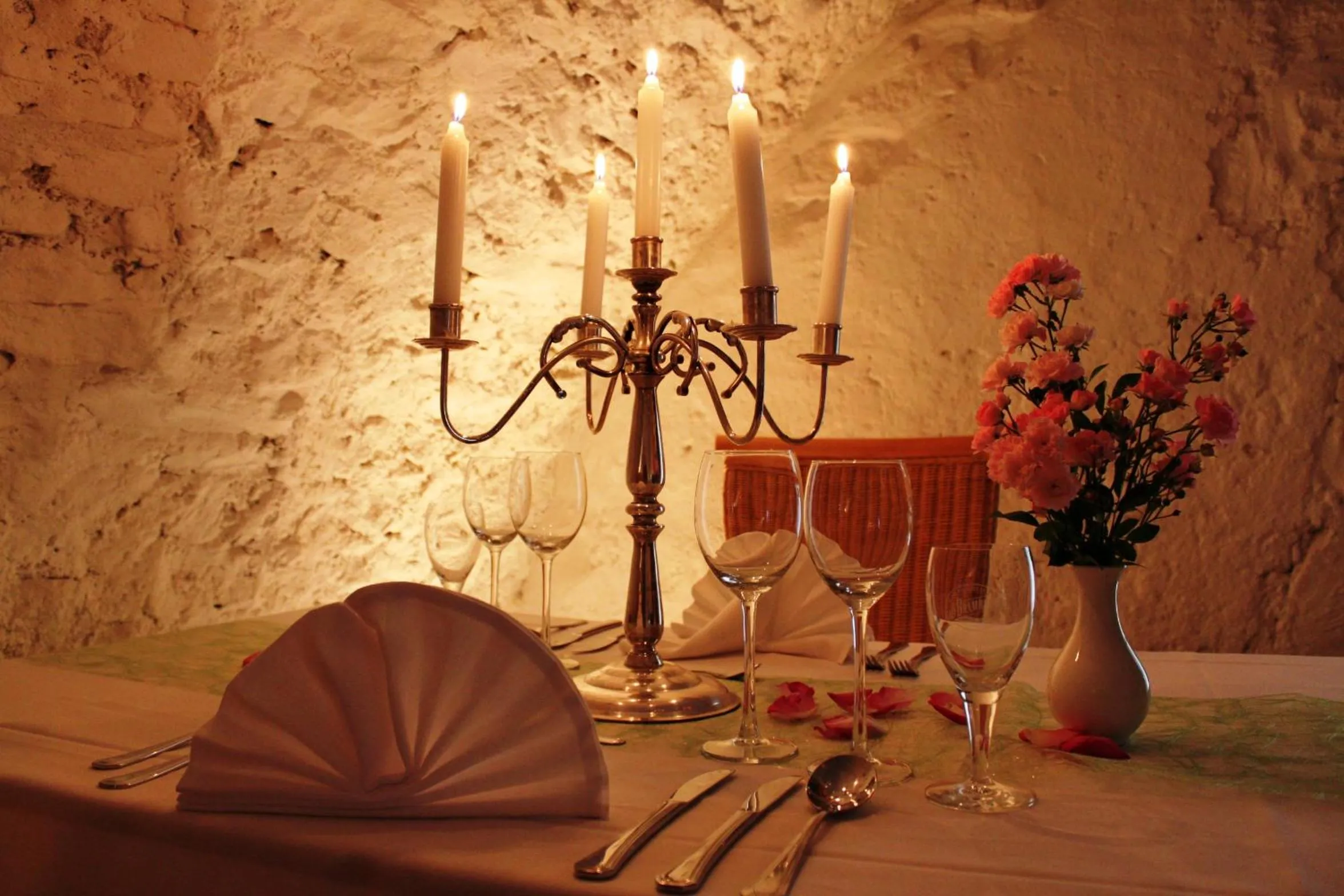 Restaurant/places to eat in Schloss Hotel Wallhausen