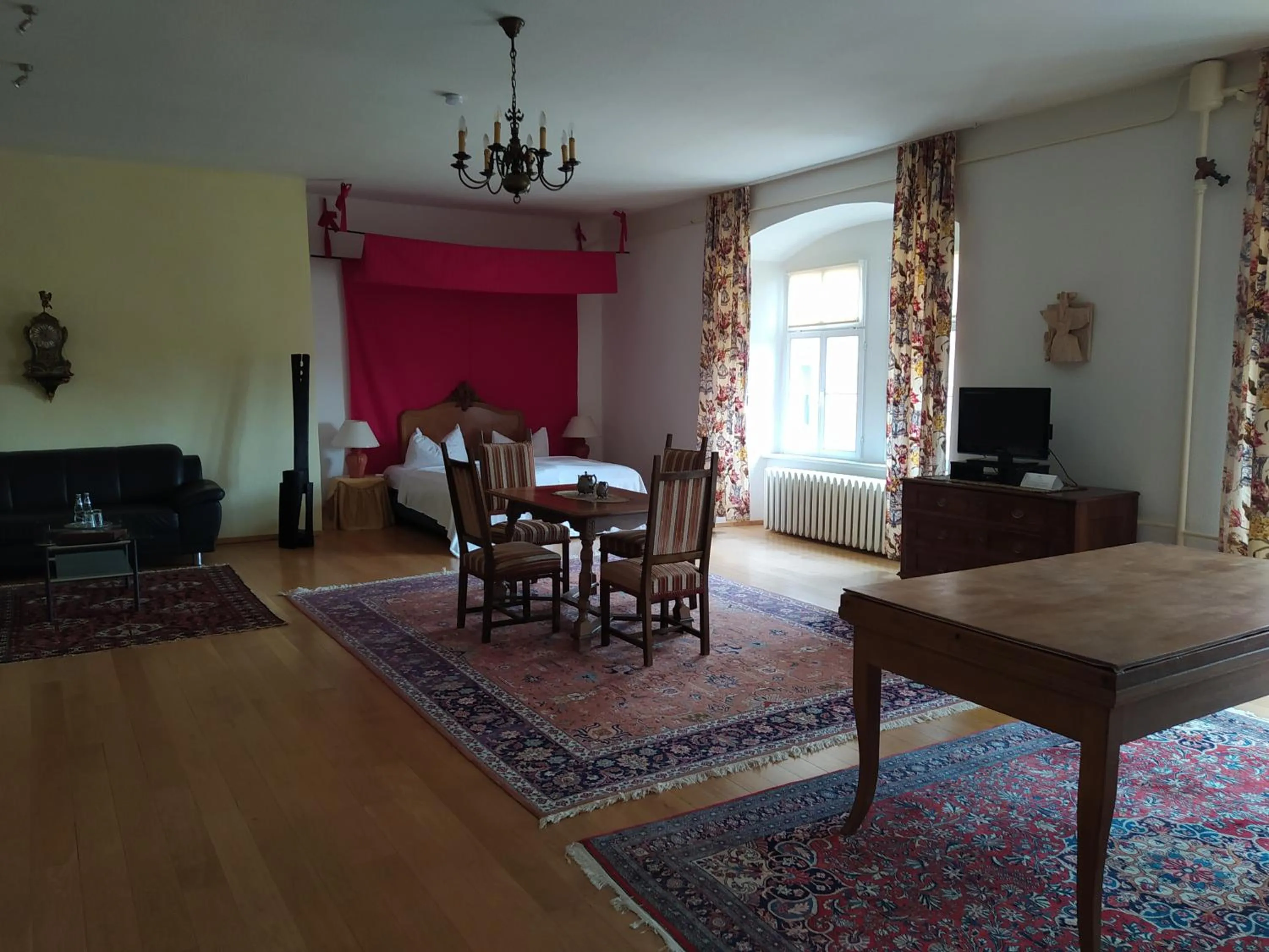 Photo of the whole room in Schloss Hotel Wallhausen