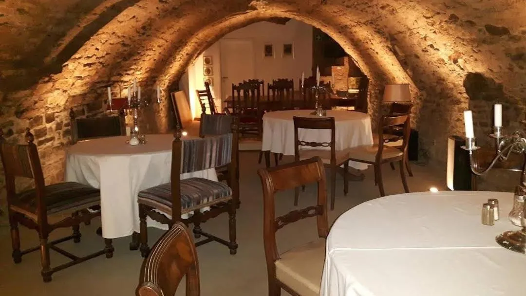 Restaurant/places to eat in Schloss Hotel Wallhausen