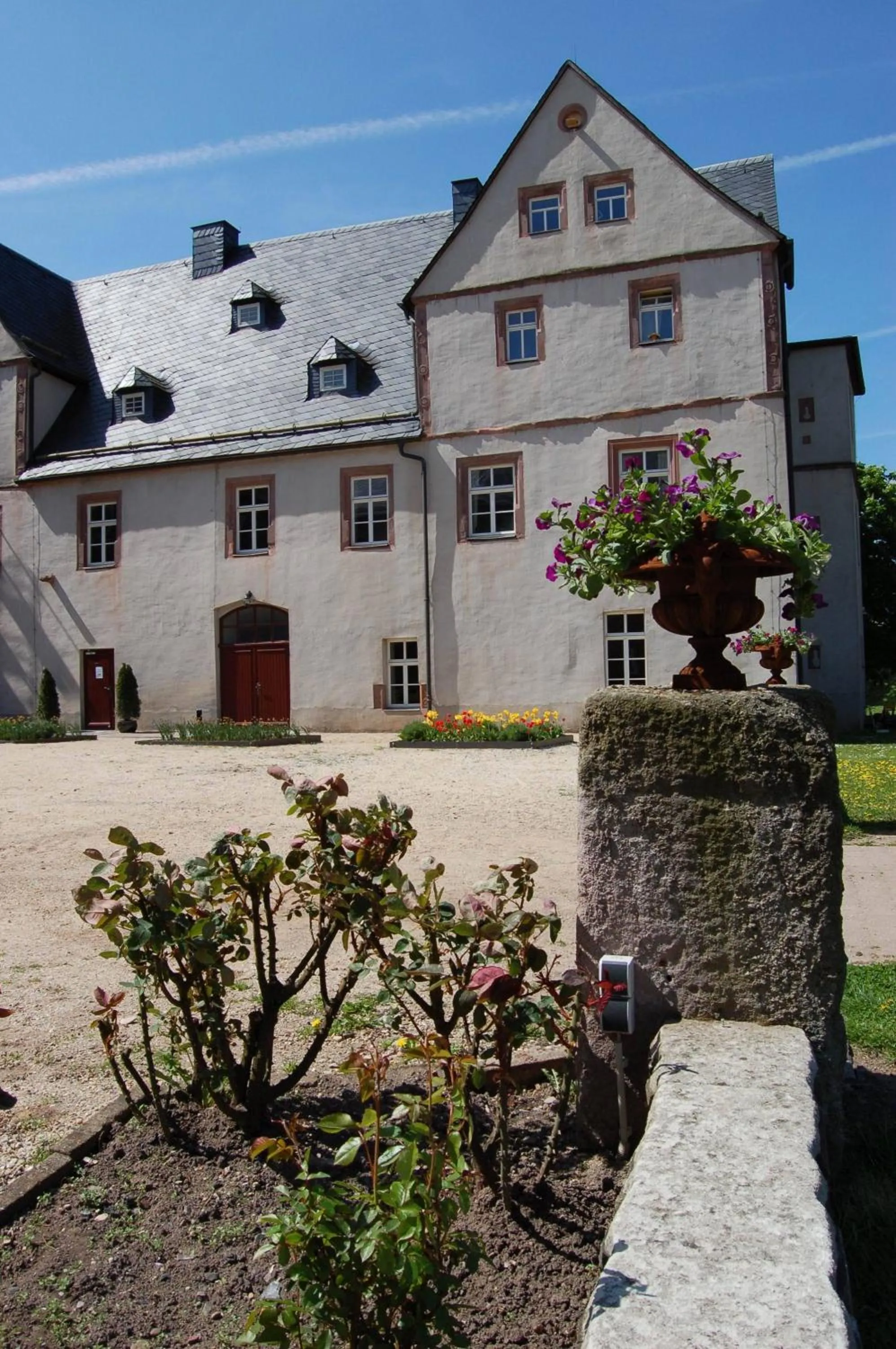 Facade/entrance in Schloss Hotel Wallhausen