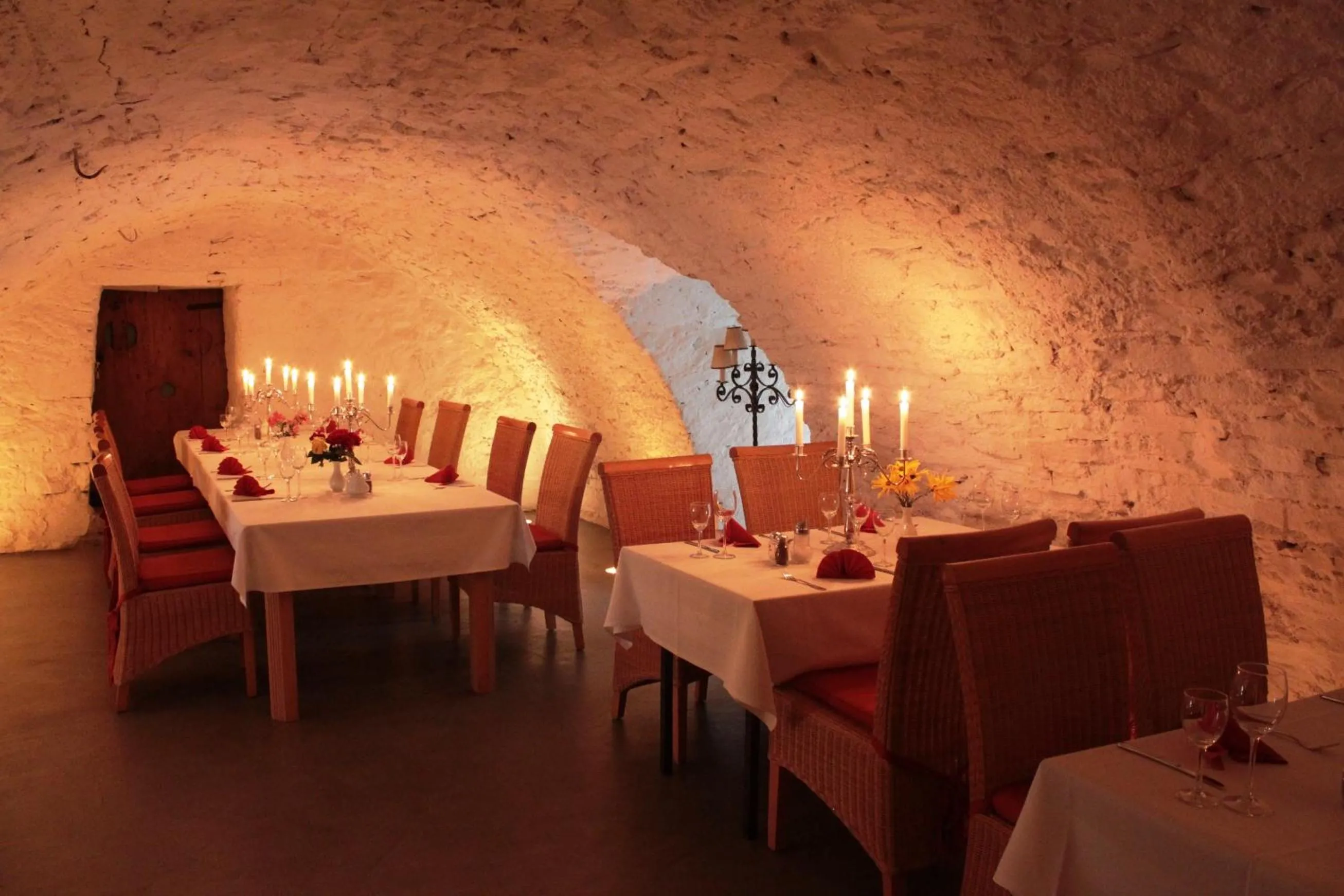 Restaurant/places to eat in Schloss Hotel Wallhausen
