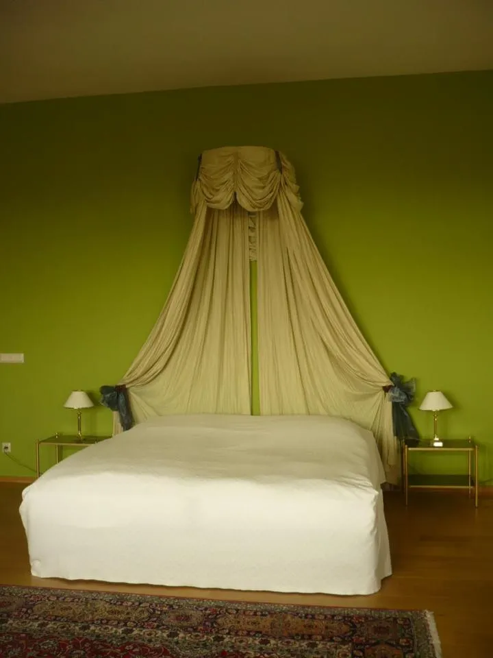 Bed in Schloss Hotel Wallhausen