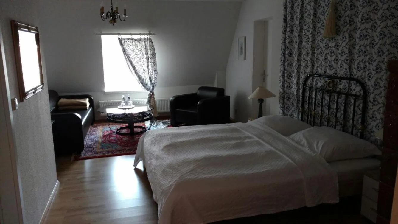 Photo of the whole room, Bed in Schloss Hotel Wallhausen