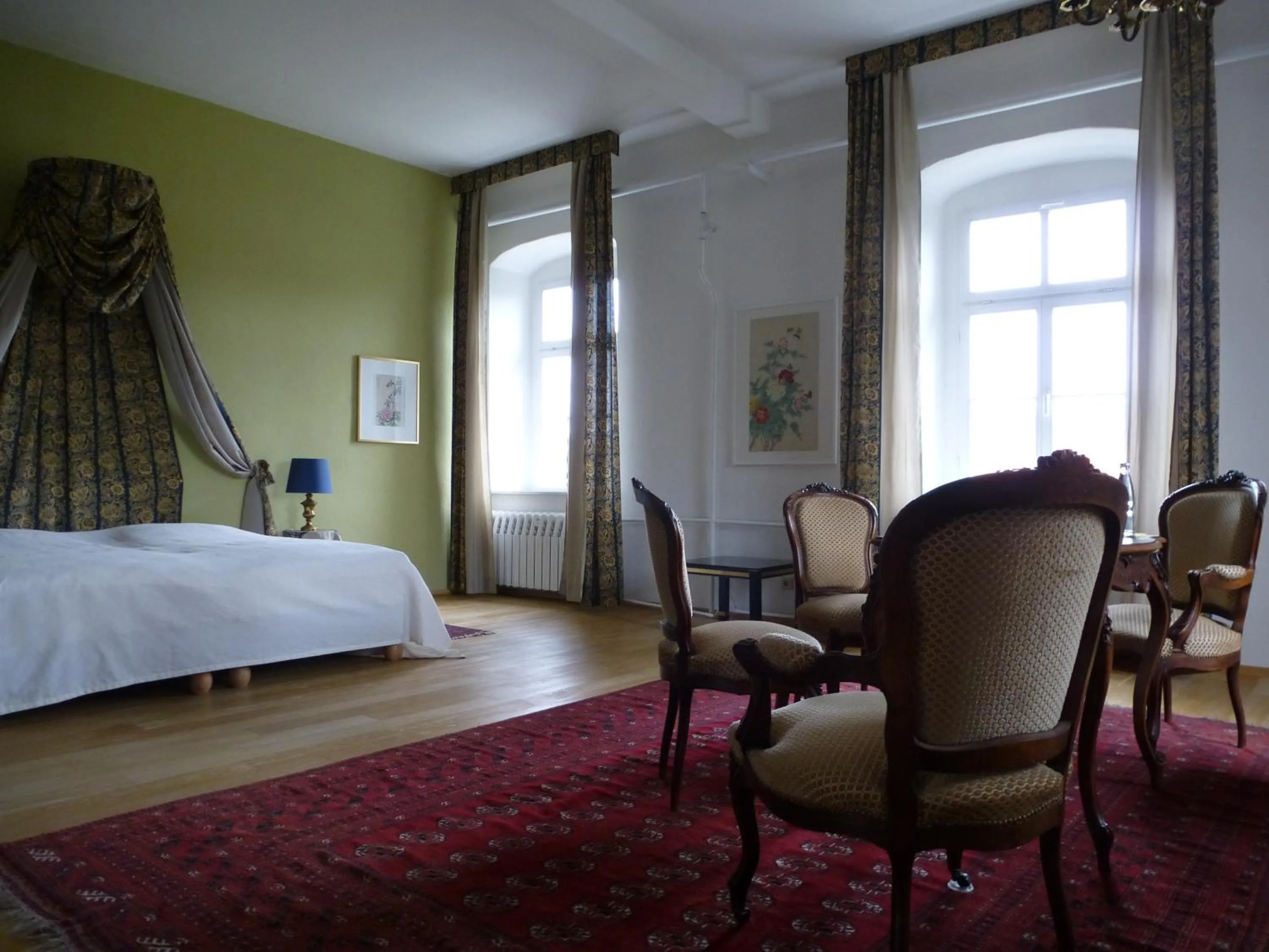 Photo of the whole room, Bed in Schloss Hotel Wallhausen