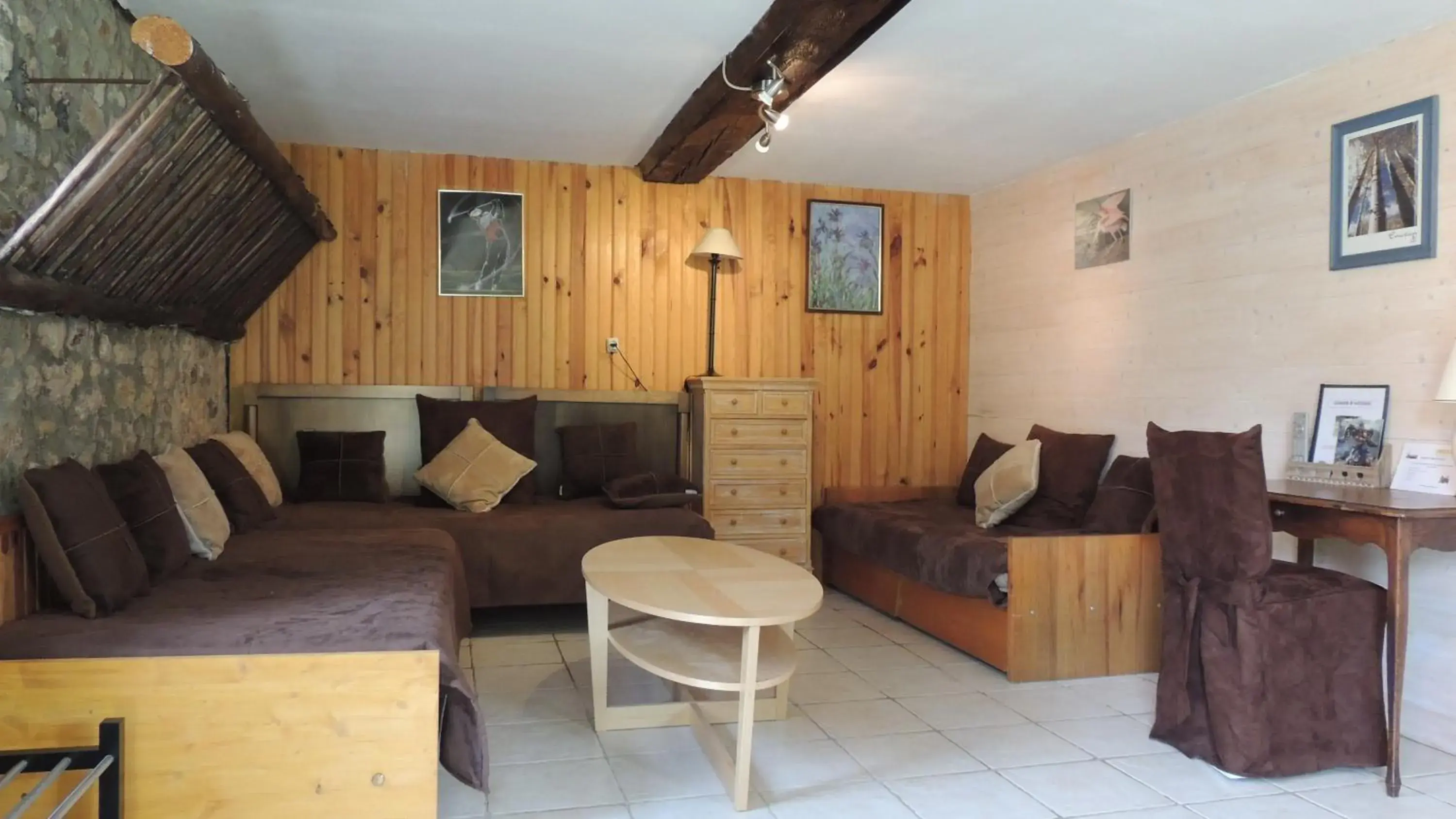 Quadruple Room in Hotel du Golf de Clécy Quadruple Room in Hotel du Golf de Clécy