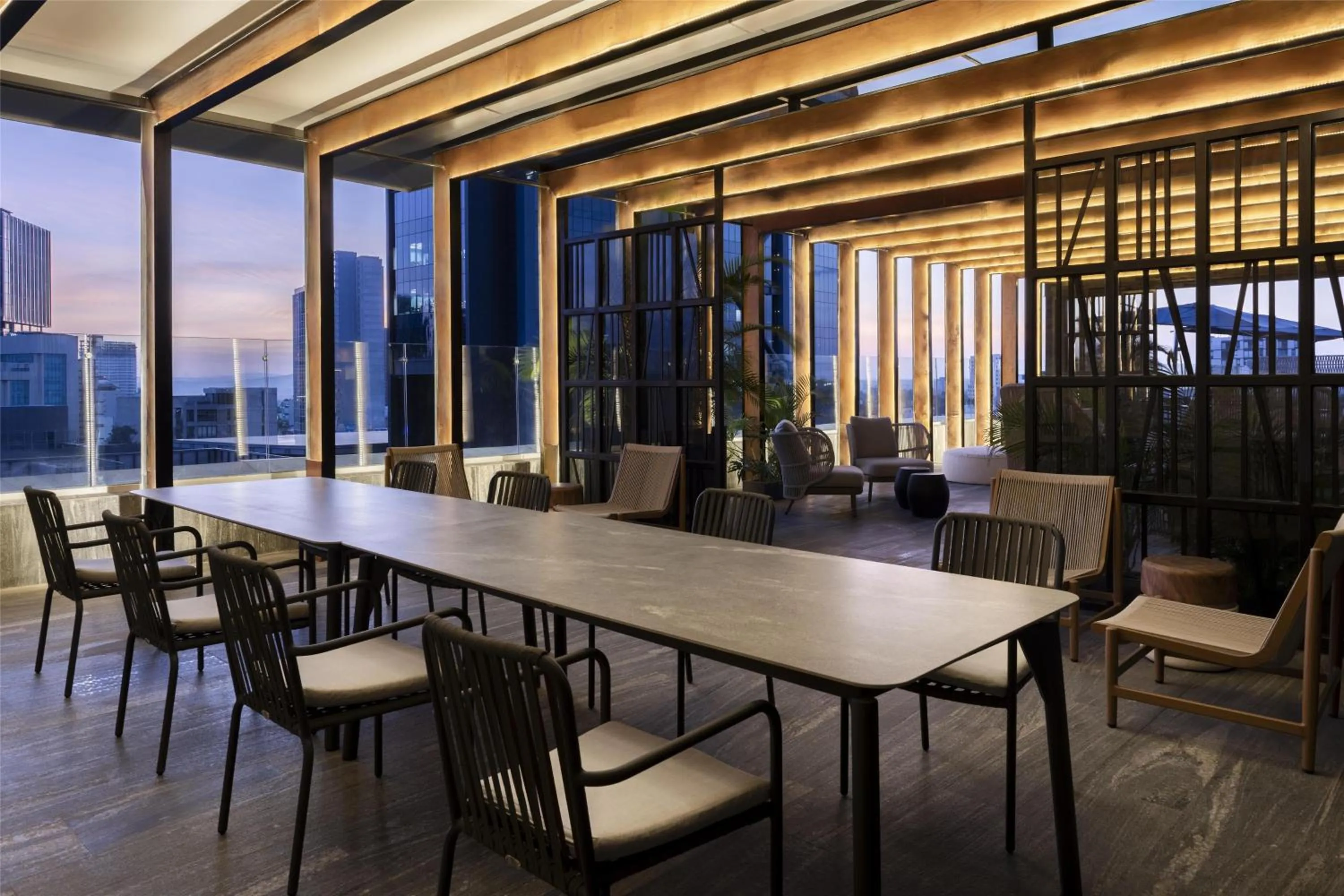 Lounge or bar in Hilton Guadalajara Midtown