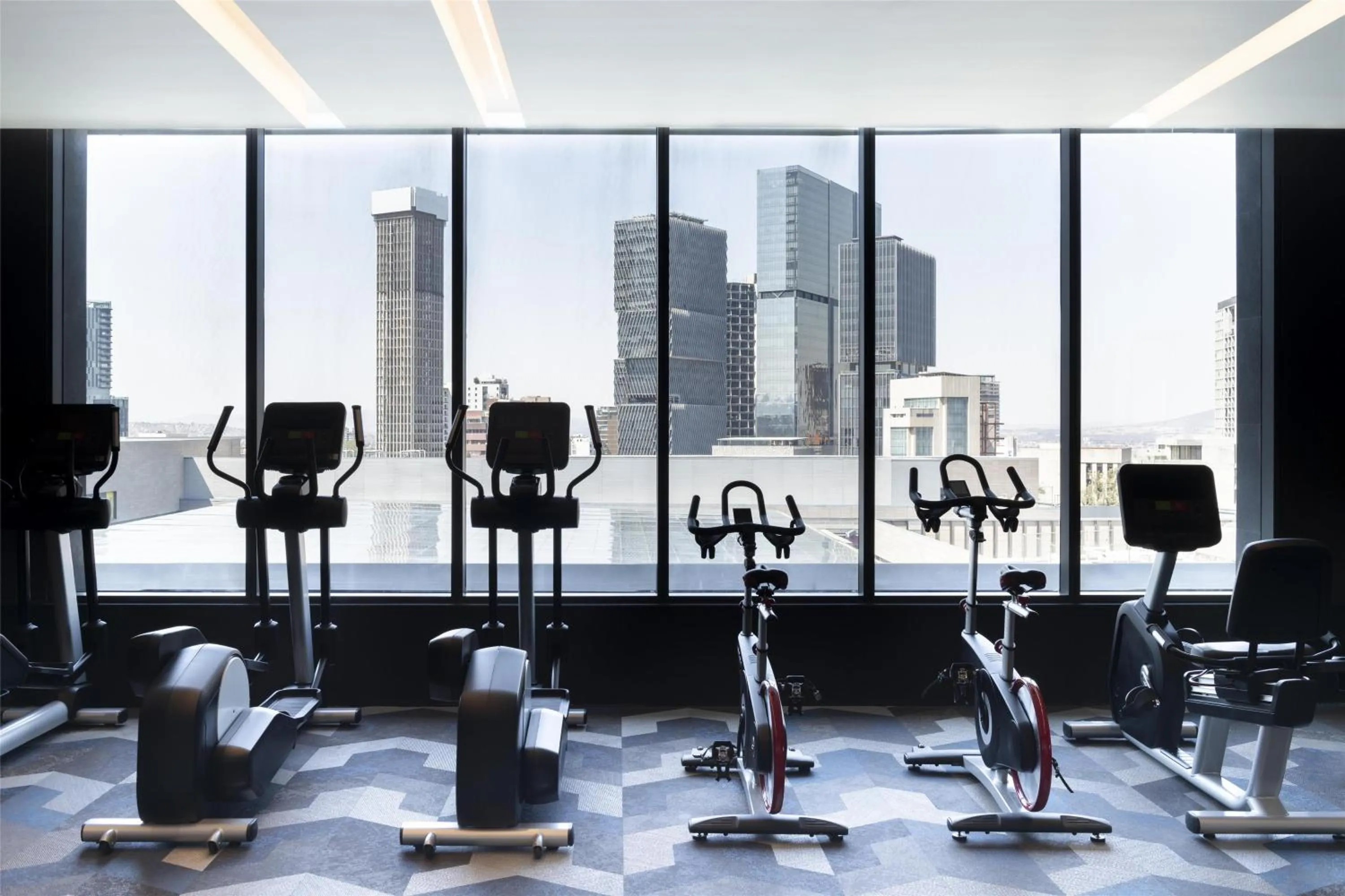 Fitness centre/facilities in Hilton Guadalajara Midtown