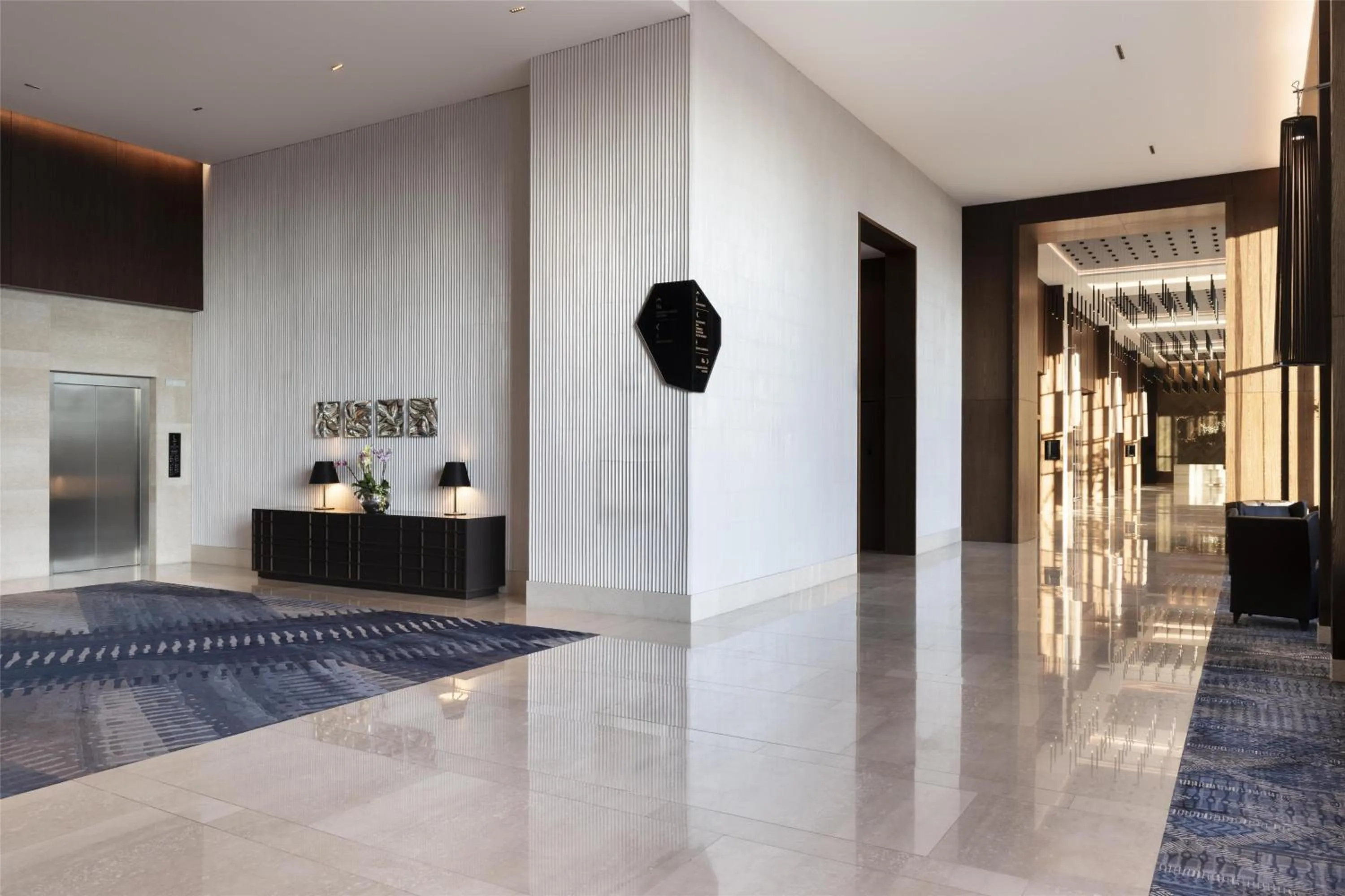 Lobby or reception in Hilton Guadalajara Midtown