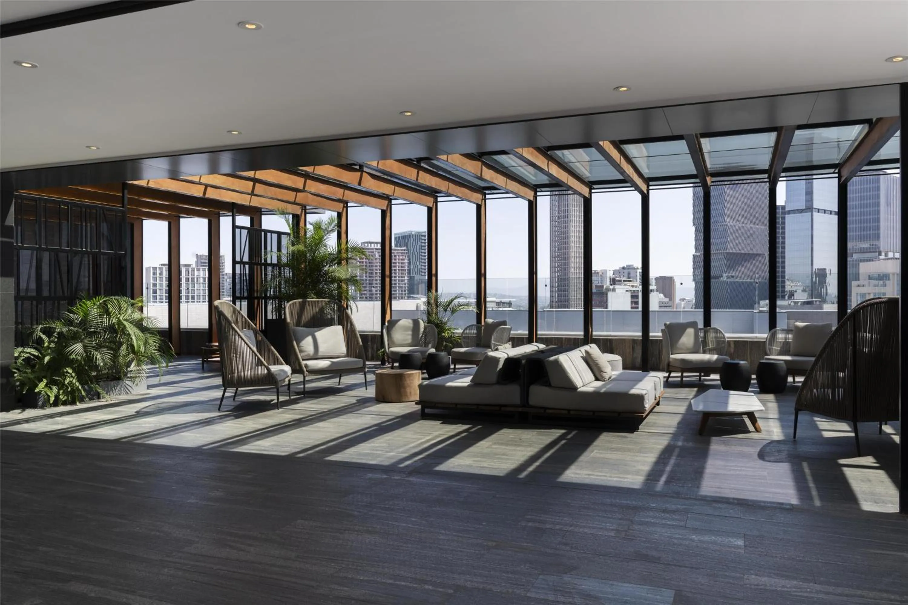 Lounge or bar in Hilton Guadalajara Midtown