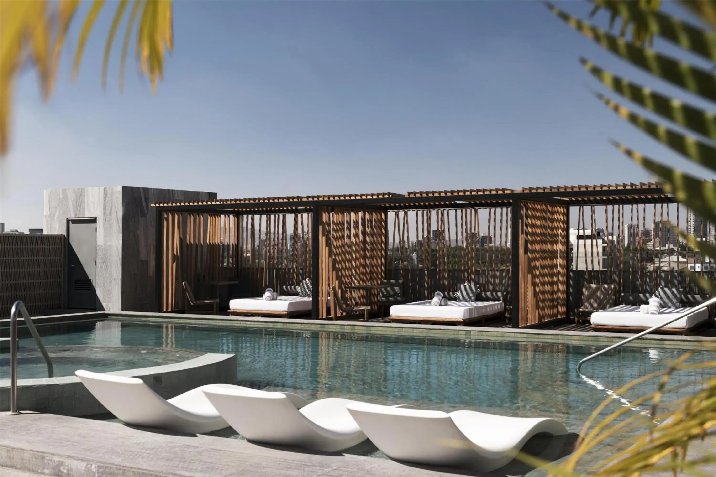 Pool view in Hilton Guadalajara Midtown Pool view in Hilton Guadalajara Midtown