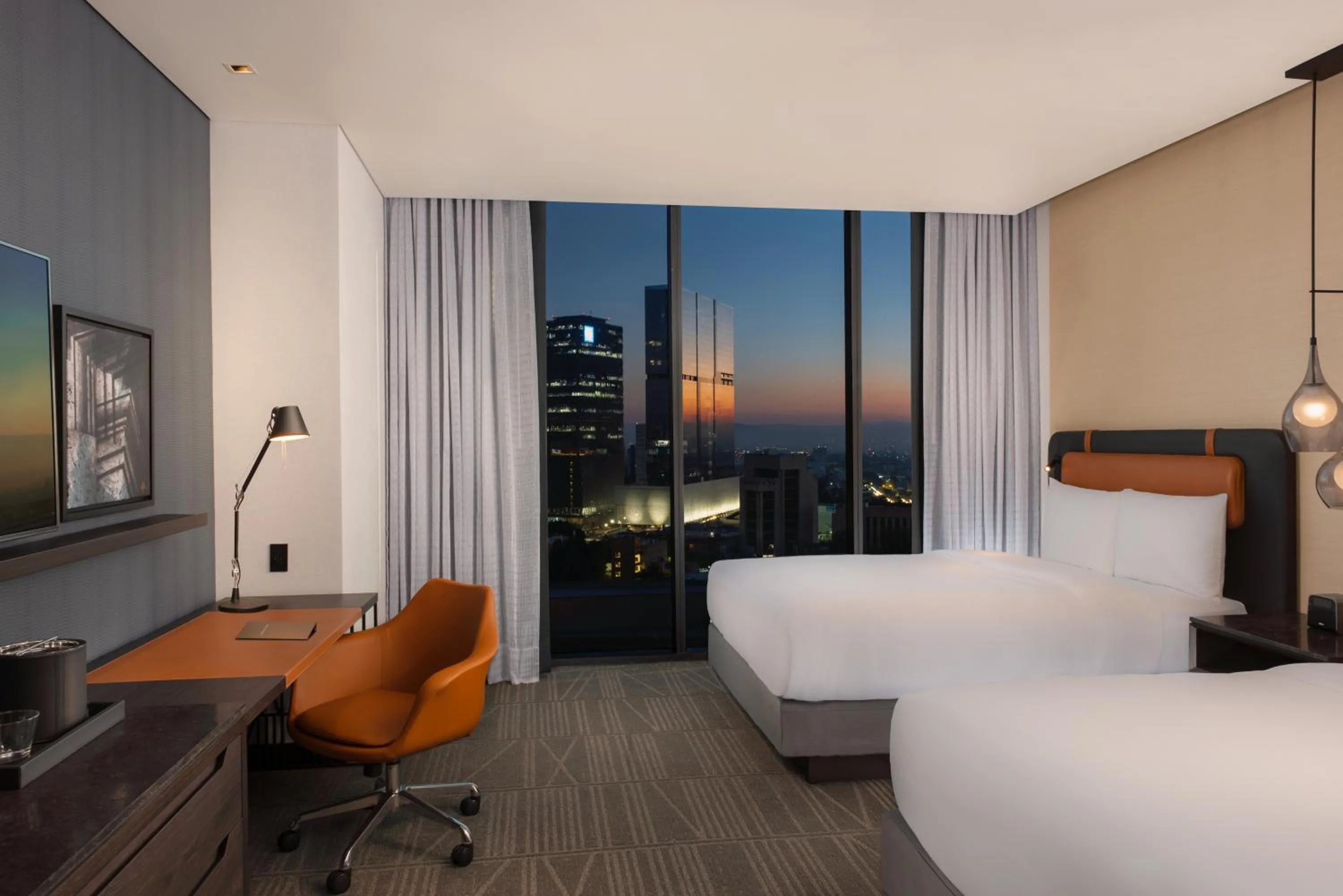 Photo of the whole room, Bed in Hilton Guadalajara Midtown